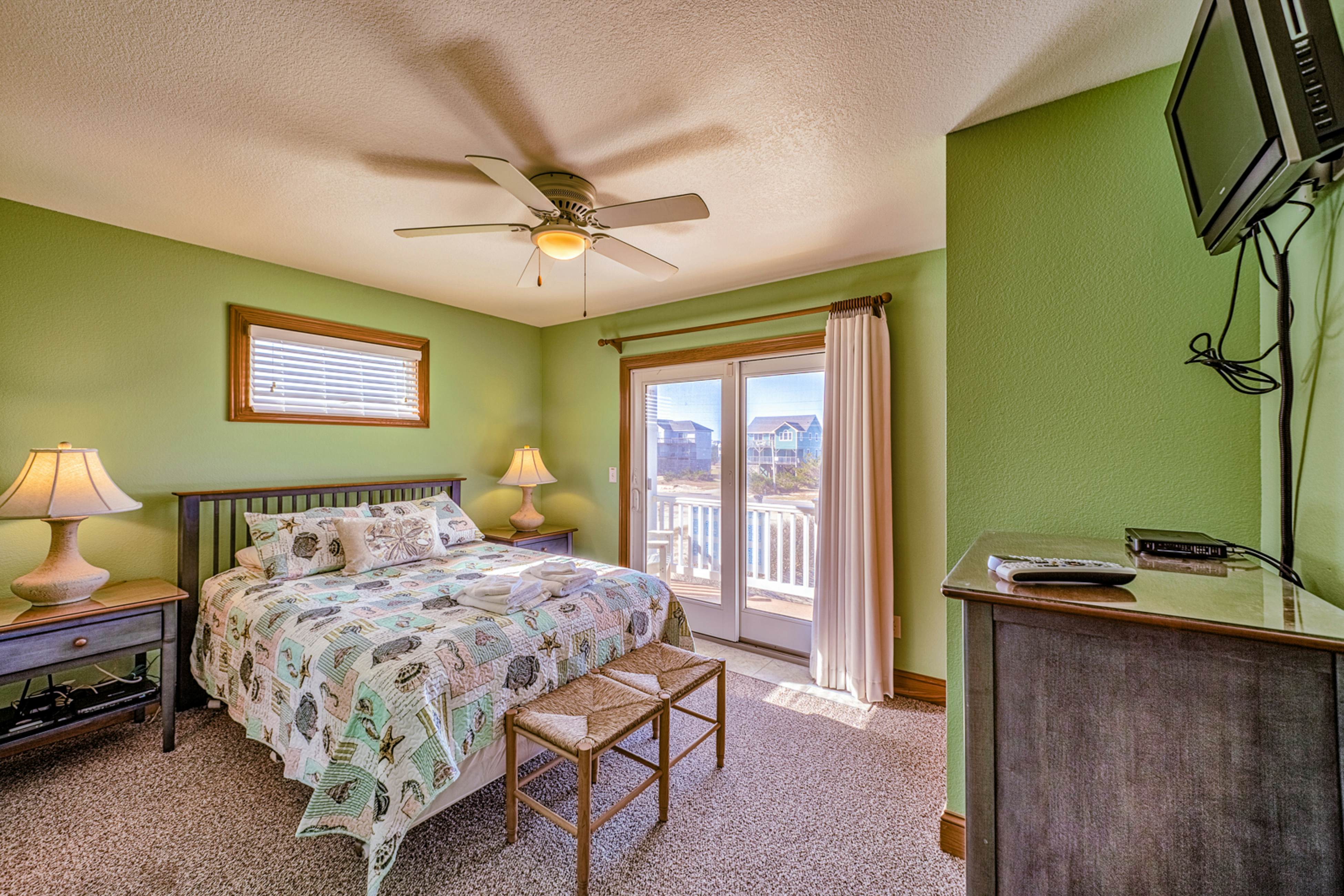 AV220 Coastal Charm 220