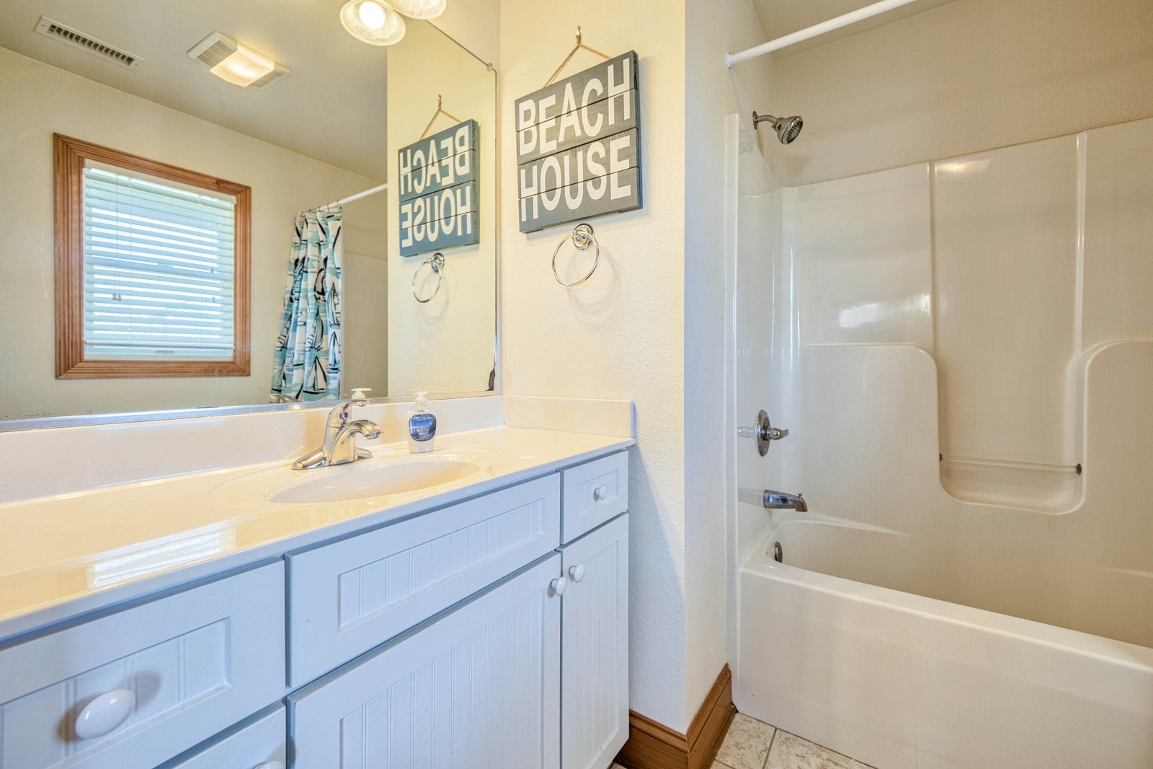 AV220 Coastal Charm 220