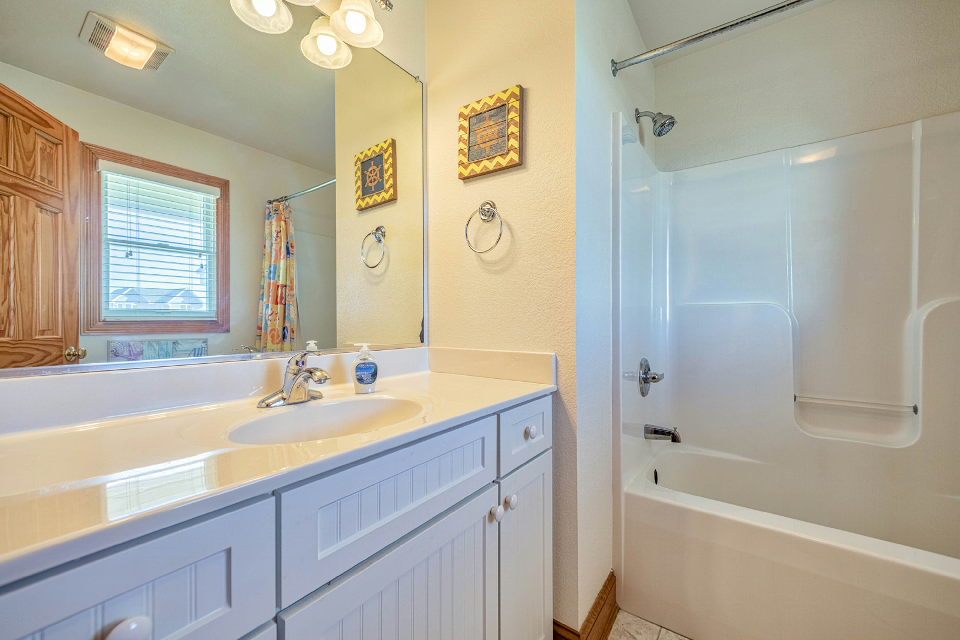 AV220 Coastal Charm 220