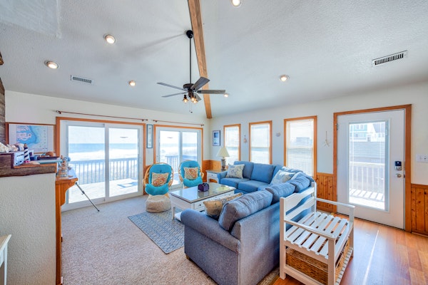 Oceanfront home with beach access, private hot tub & large deck - 2 dogs OK