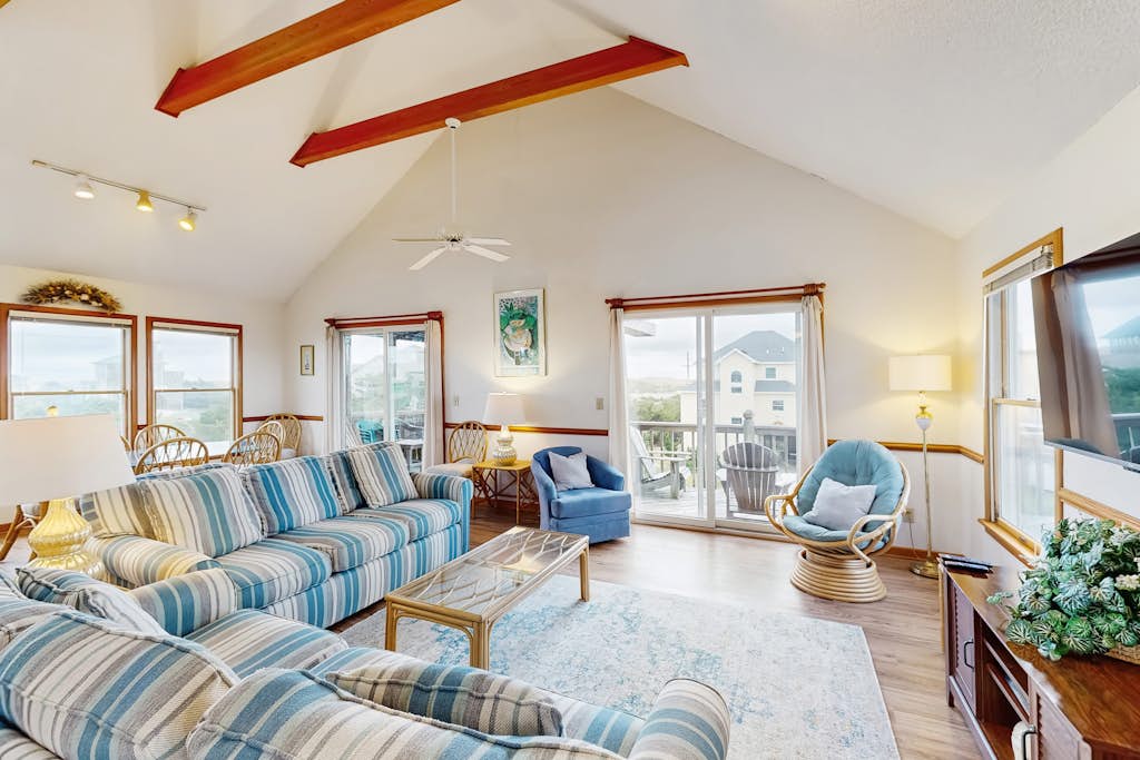 Blue Seas #124-A: Soundside,Private Hot Tub, Roof Deck, Water/Lighthouse Views