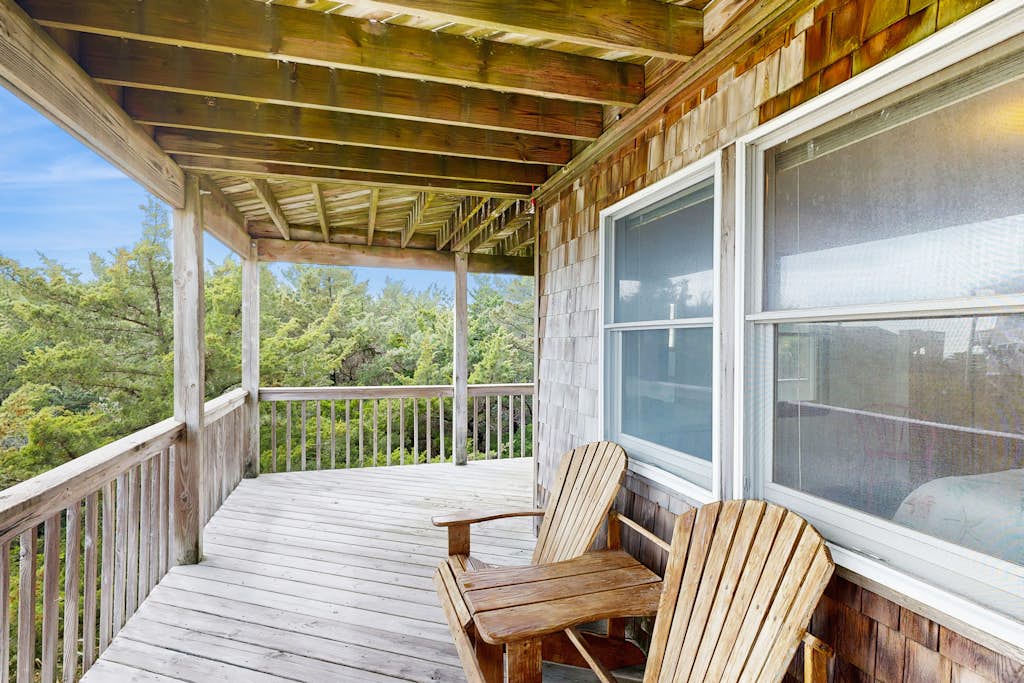 Blue Seas #124-A: Soundside,Private Hot Tub, Roof Deck, Water/Lighthouse Views