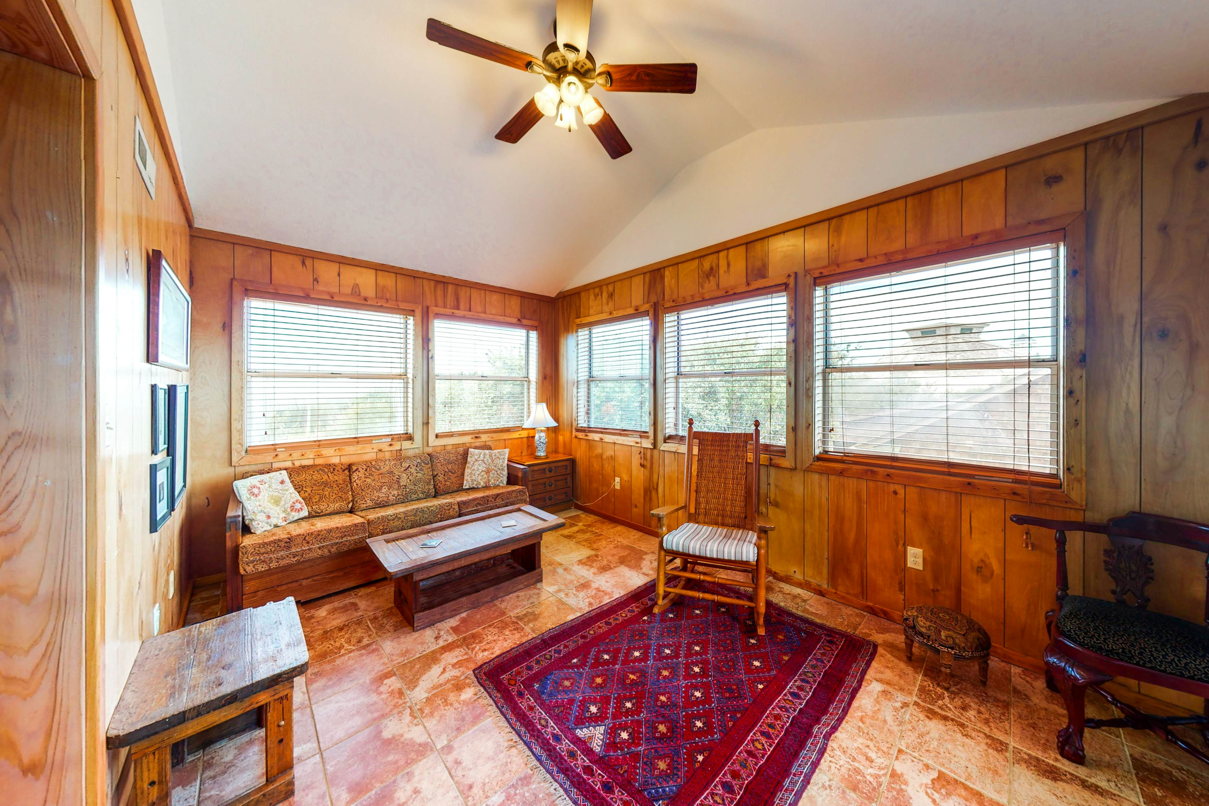 BXDPE73 Pirate's Light