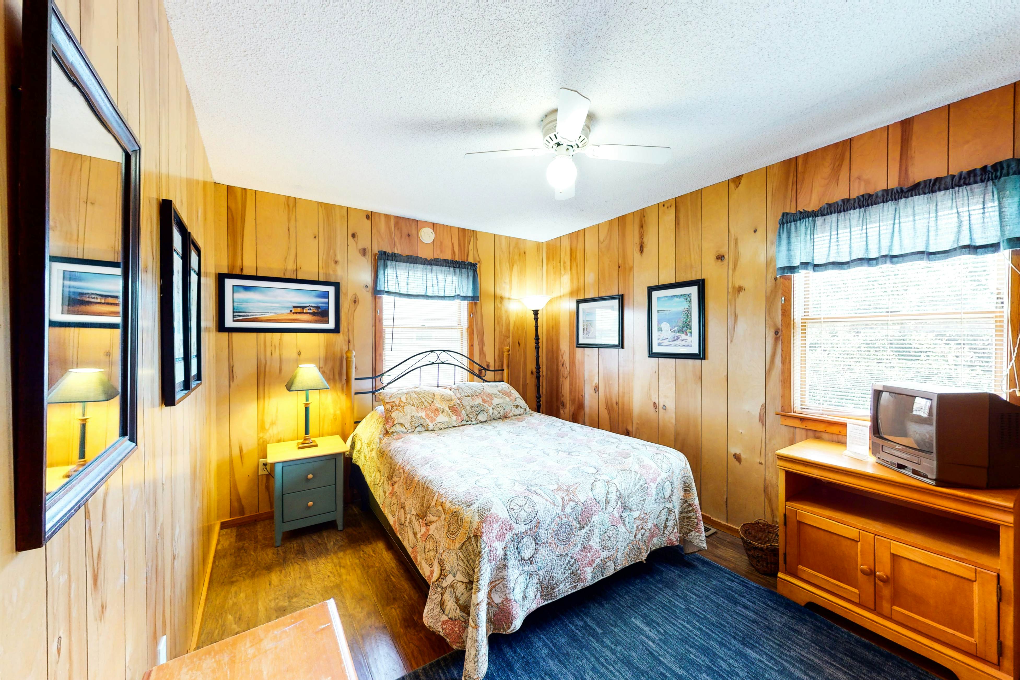 BXDPE73 Pirate's Light