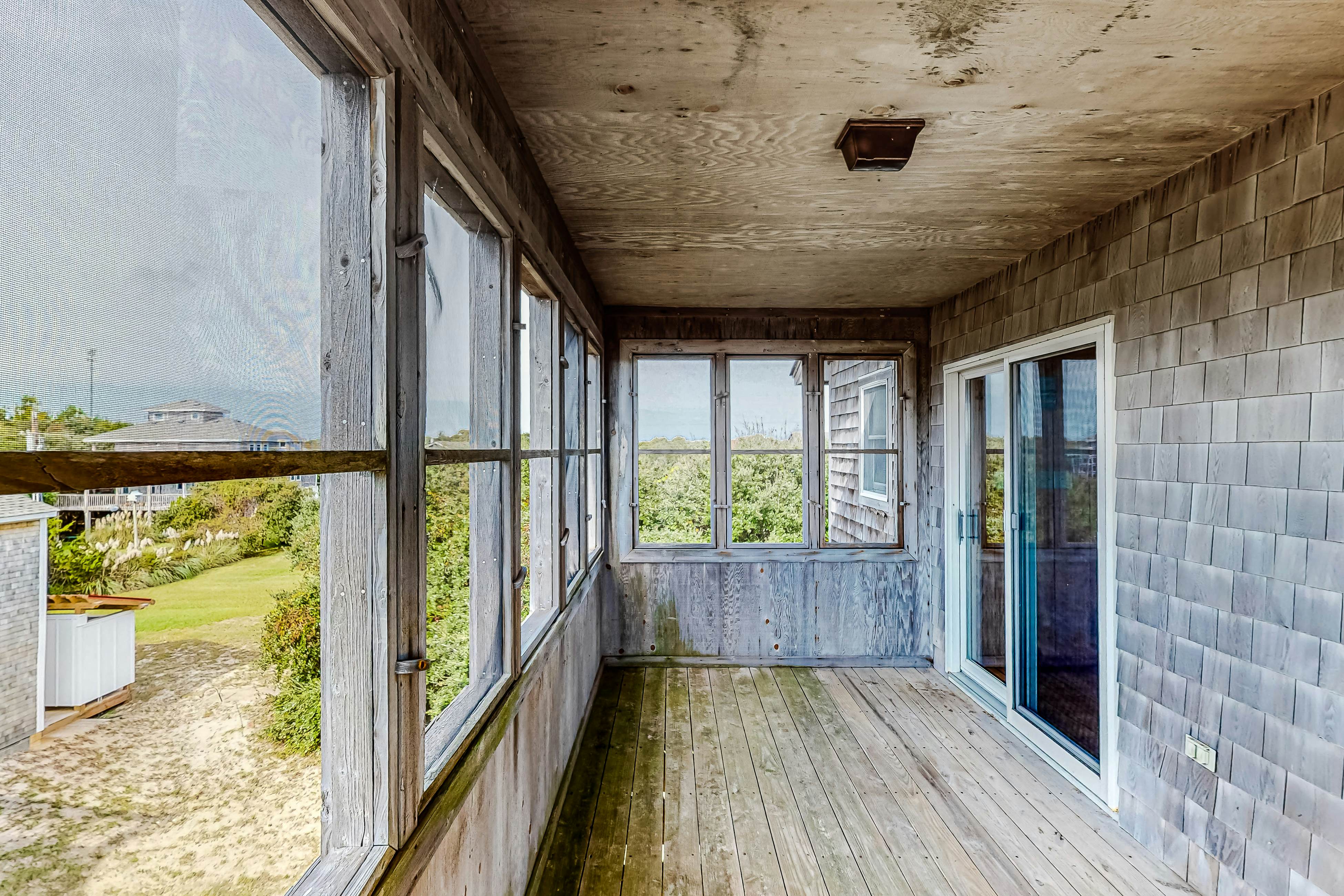 BXDPE73 Pirate's Light