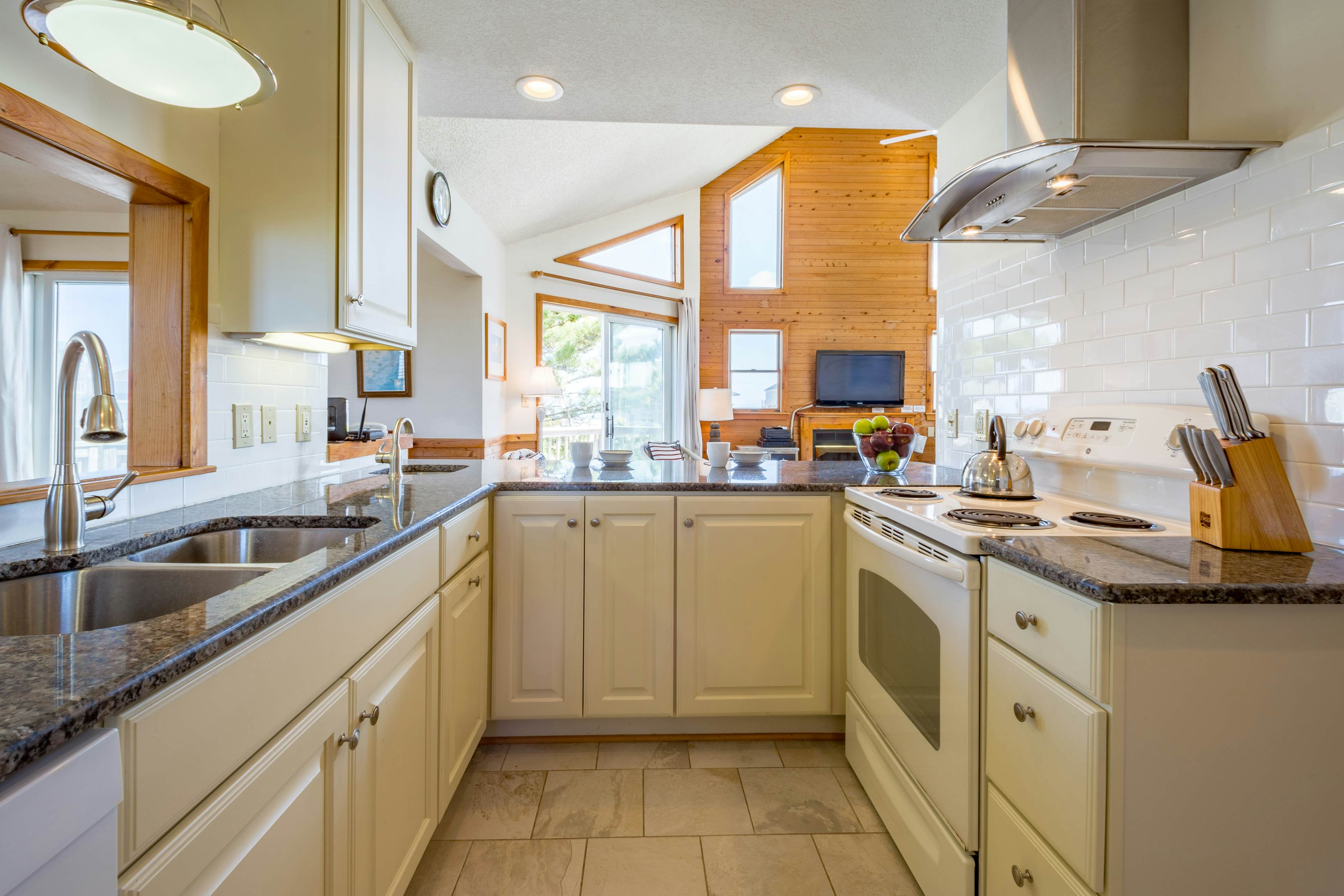 AV127 Pelican Perch 127