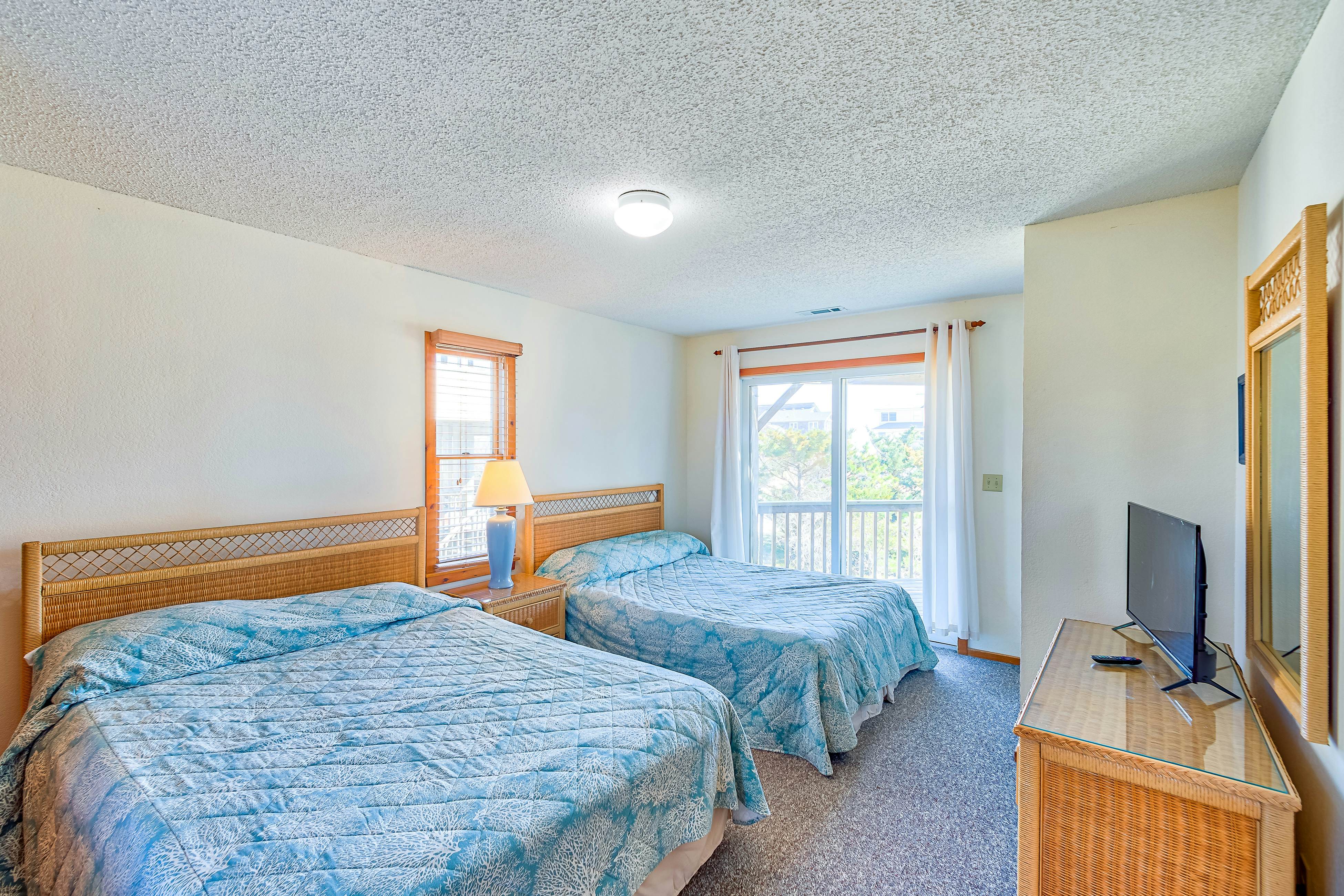 AV127 Pelican Perch 127