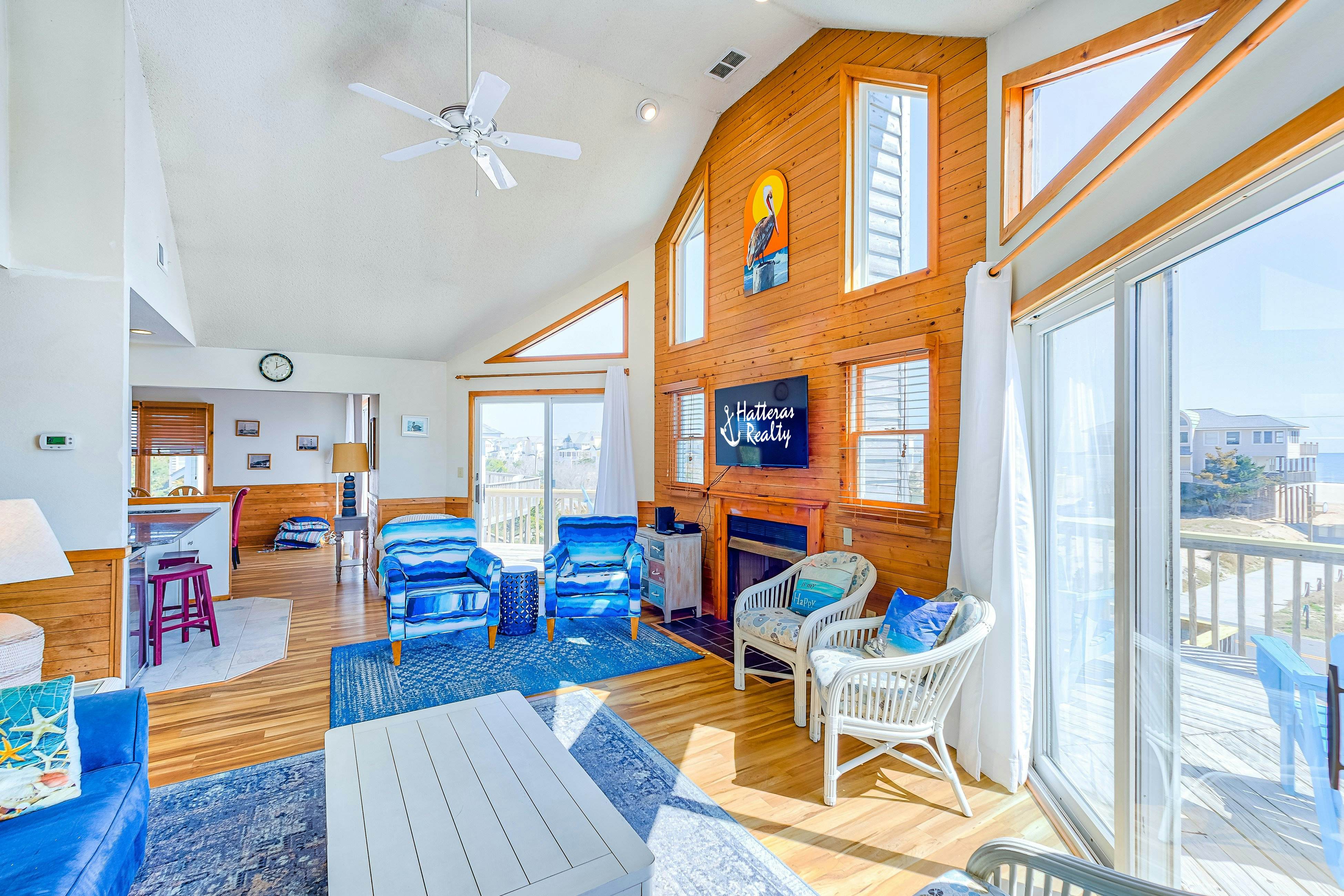 AV127 Pelican Perch 127