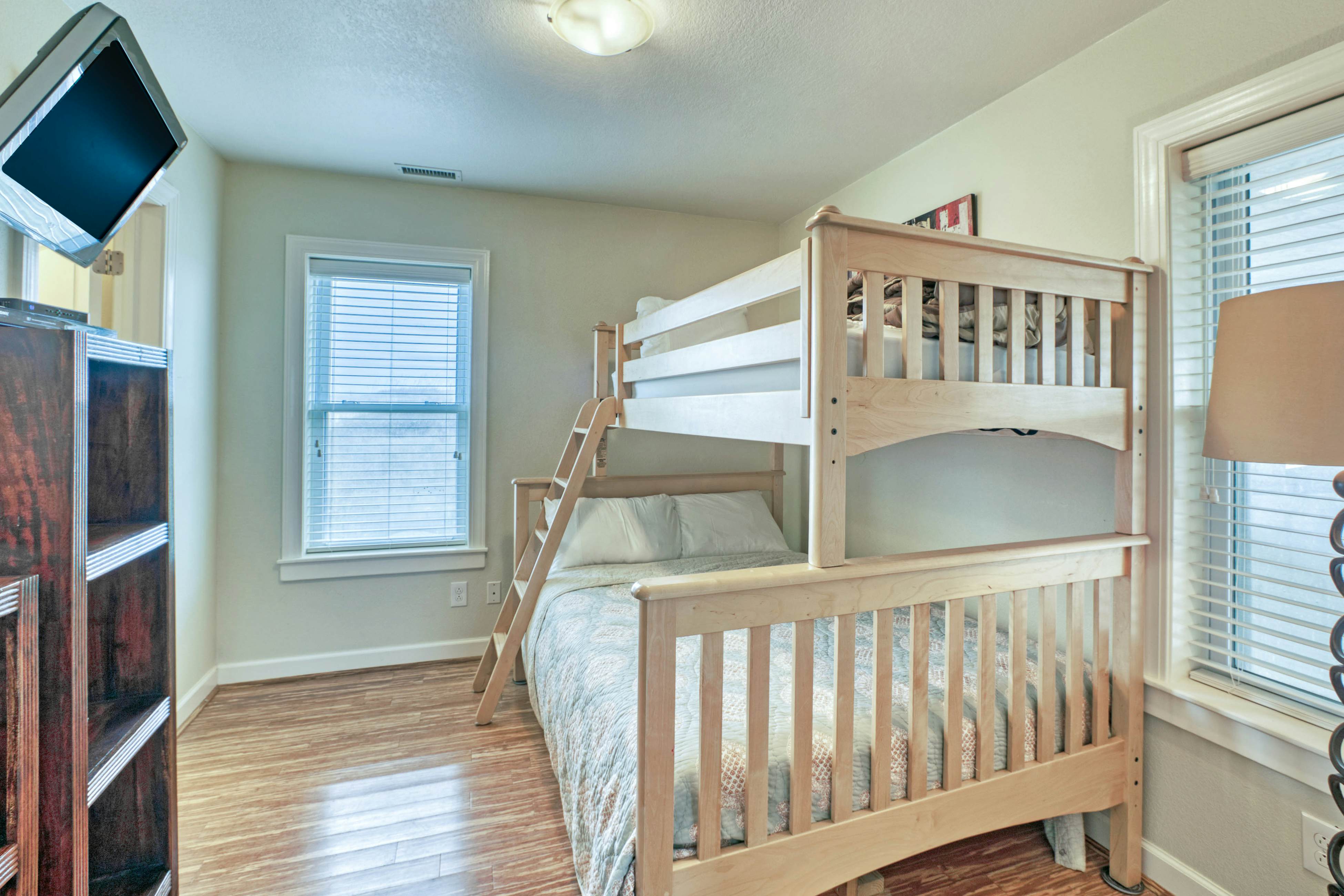 ROLE139 Gone Coastal