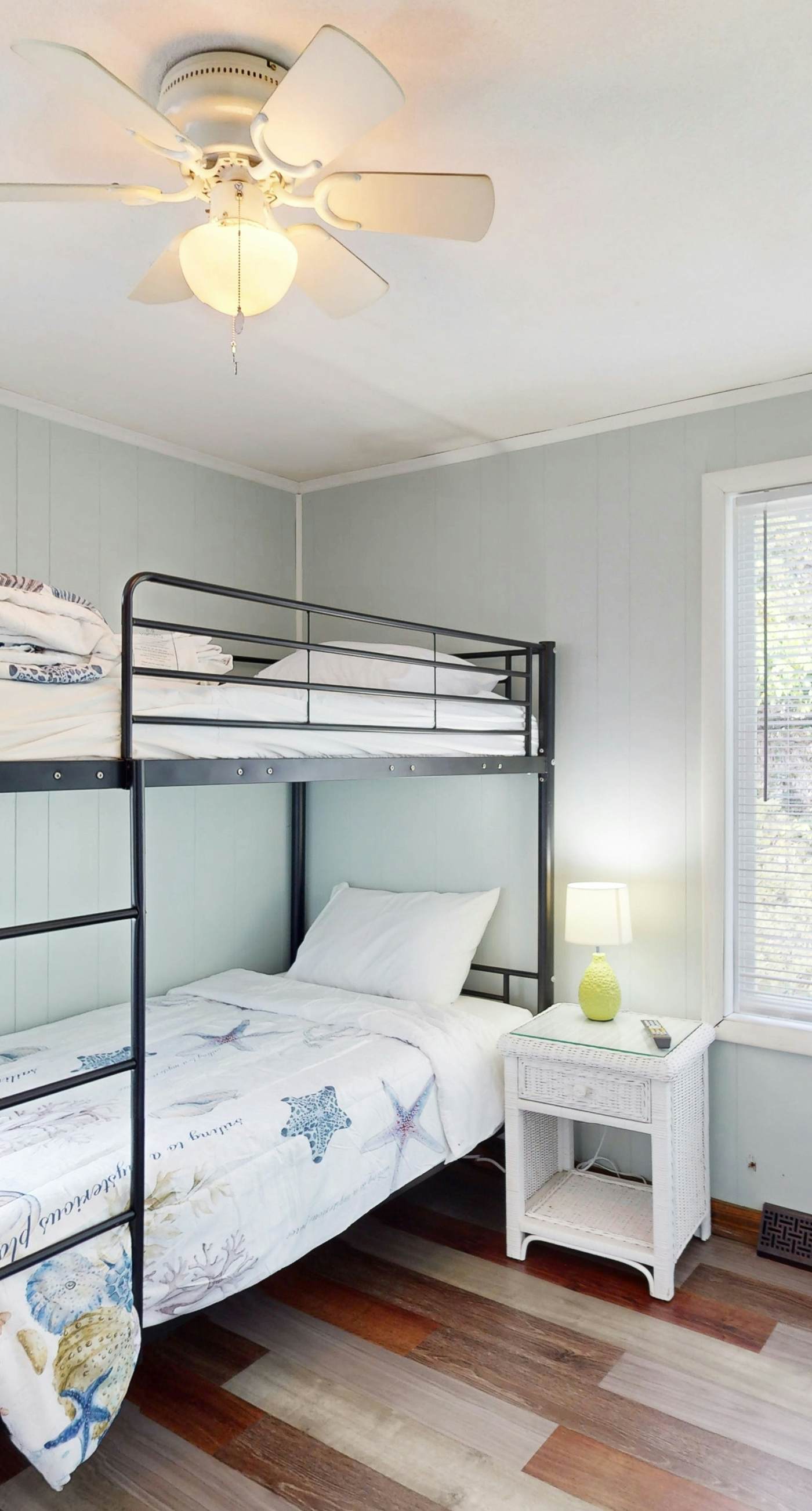 FO359 Don't Worry Beach Happy