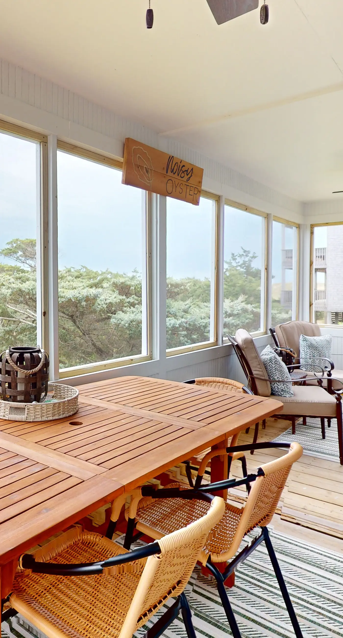 FO12 The Noisy Oyster