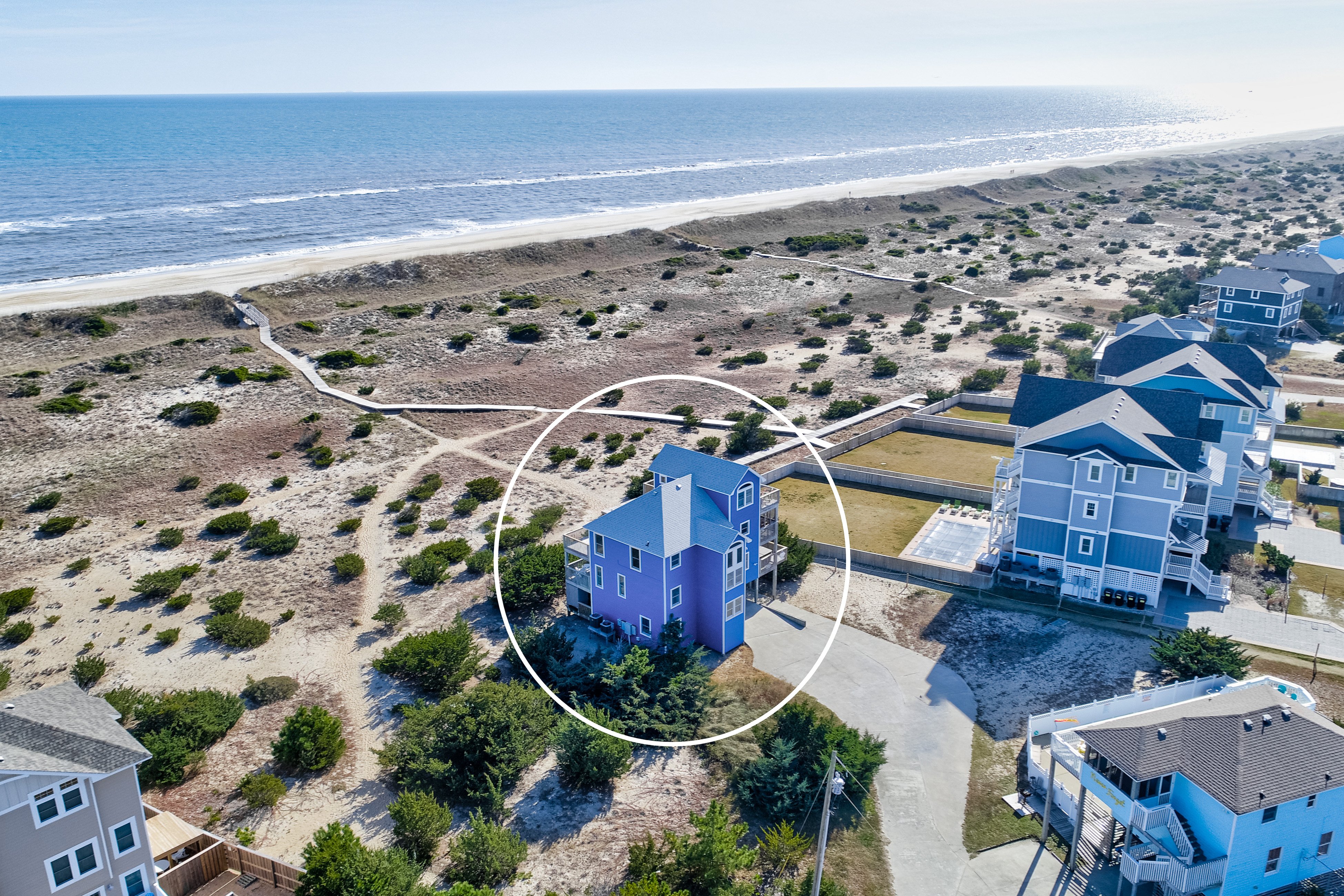 Oceanfront house w/private washer/dryer, hot tub, WiFi, central AC, & balcony