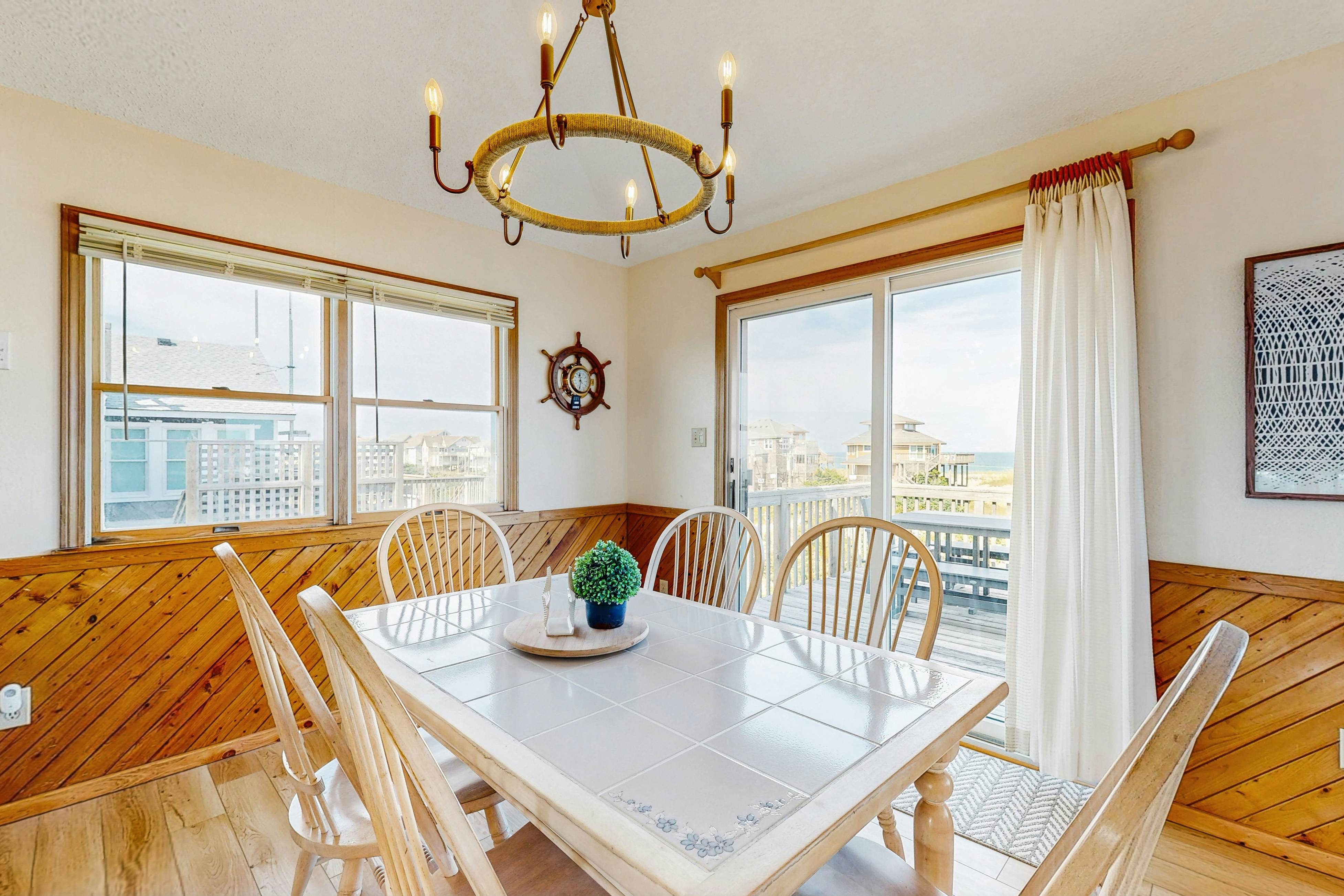 AV432 Happy Hour 432