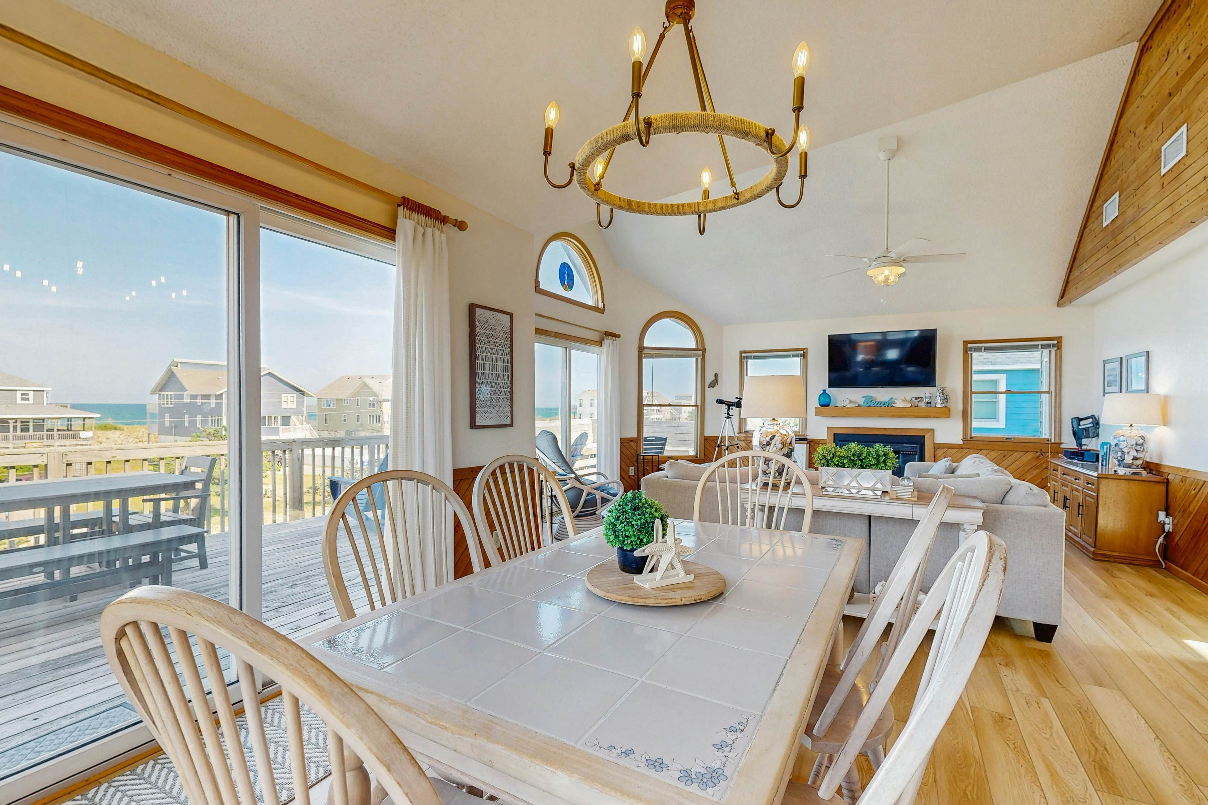 AV432 Happy Hour 432