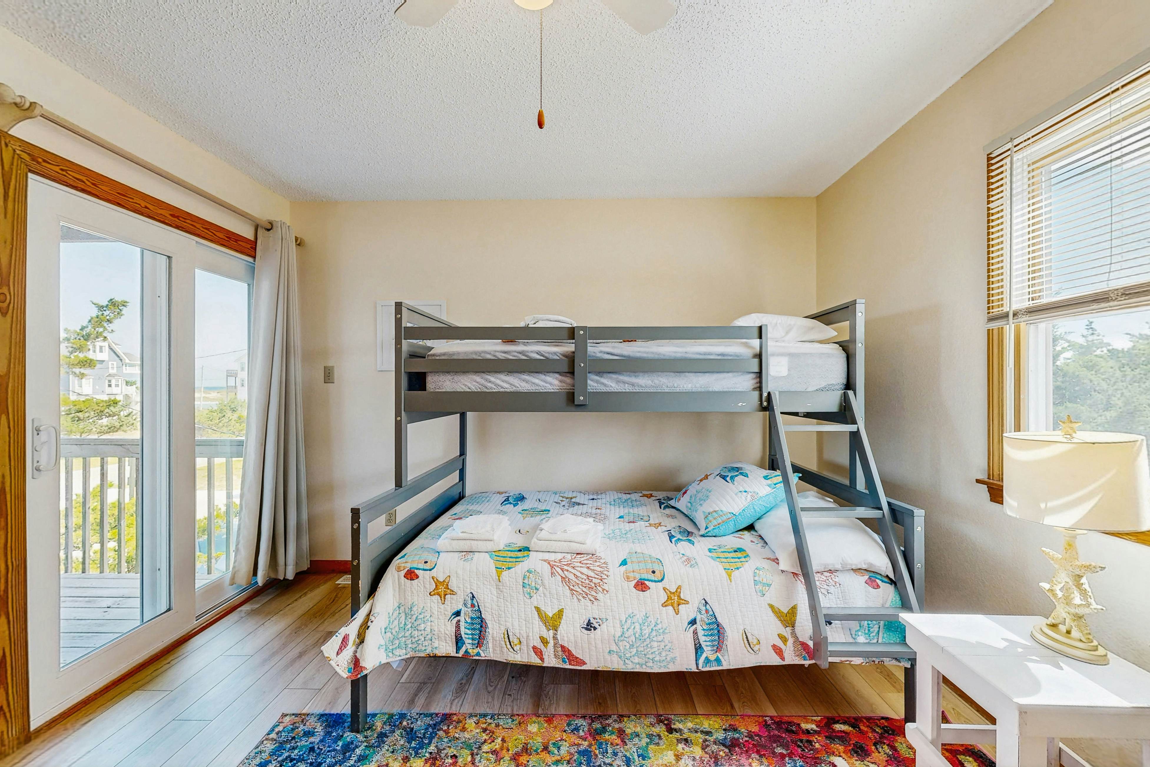 AV432 Happy Hour 432