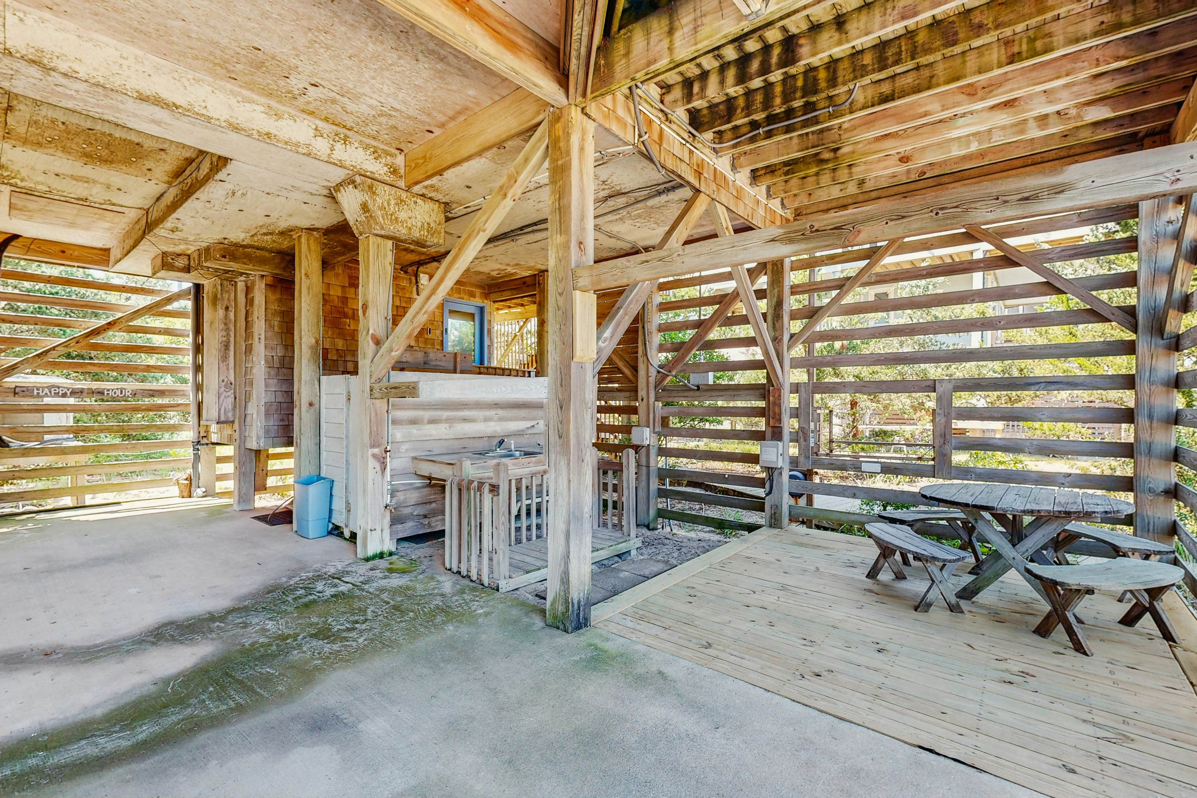 AV432 Happy Hour 432