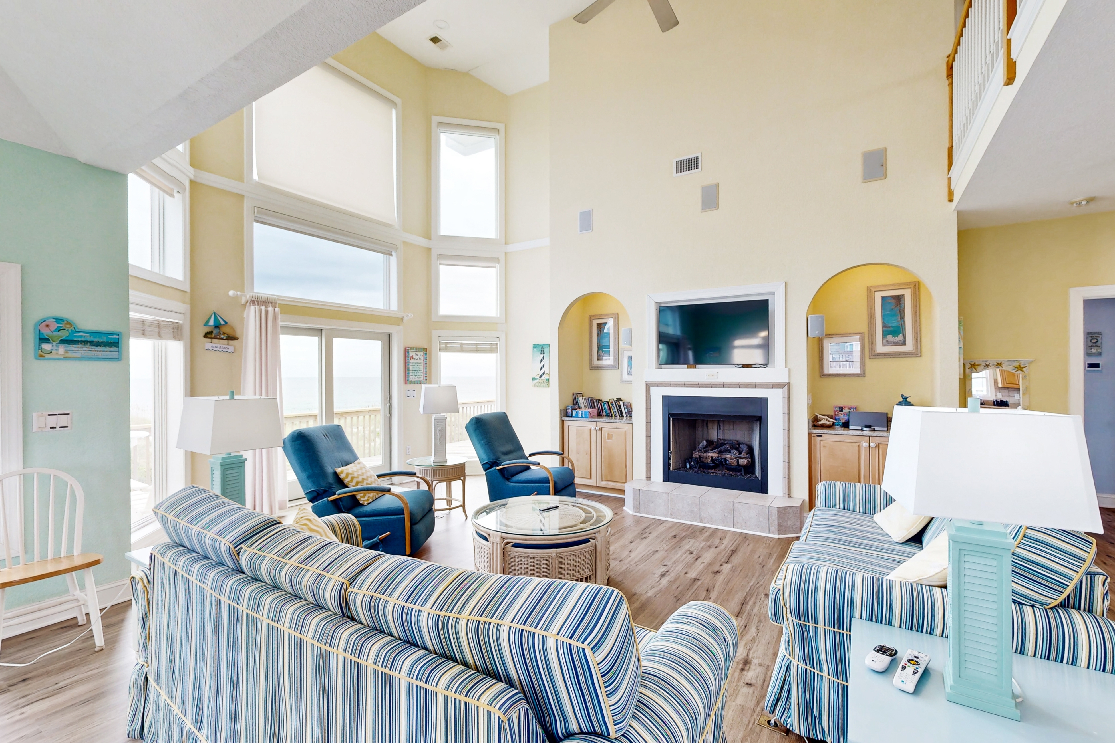 Oceanfront home with ocean view, private hot tub & pool, & washer/dryer