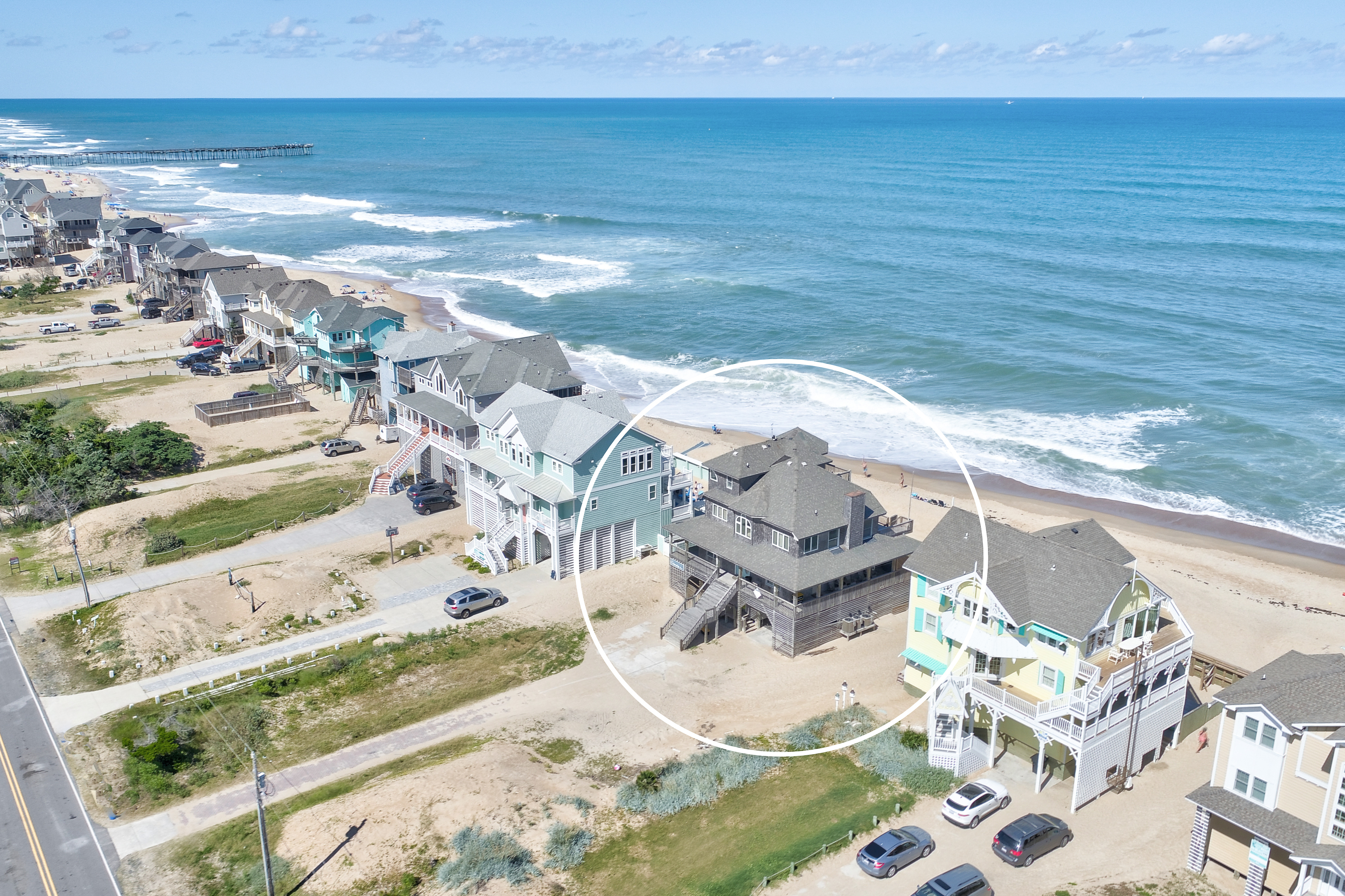 Expansive oceanfront home with private hot tub & pool, central AC, & W/D
