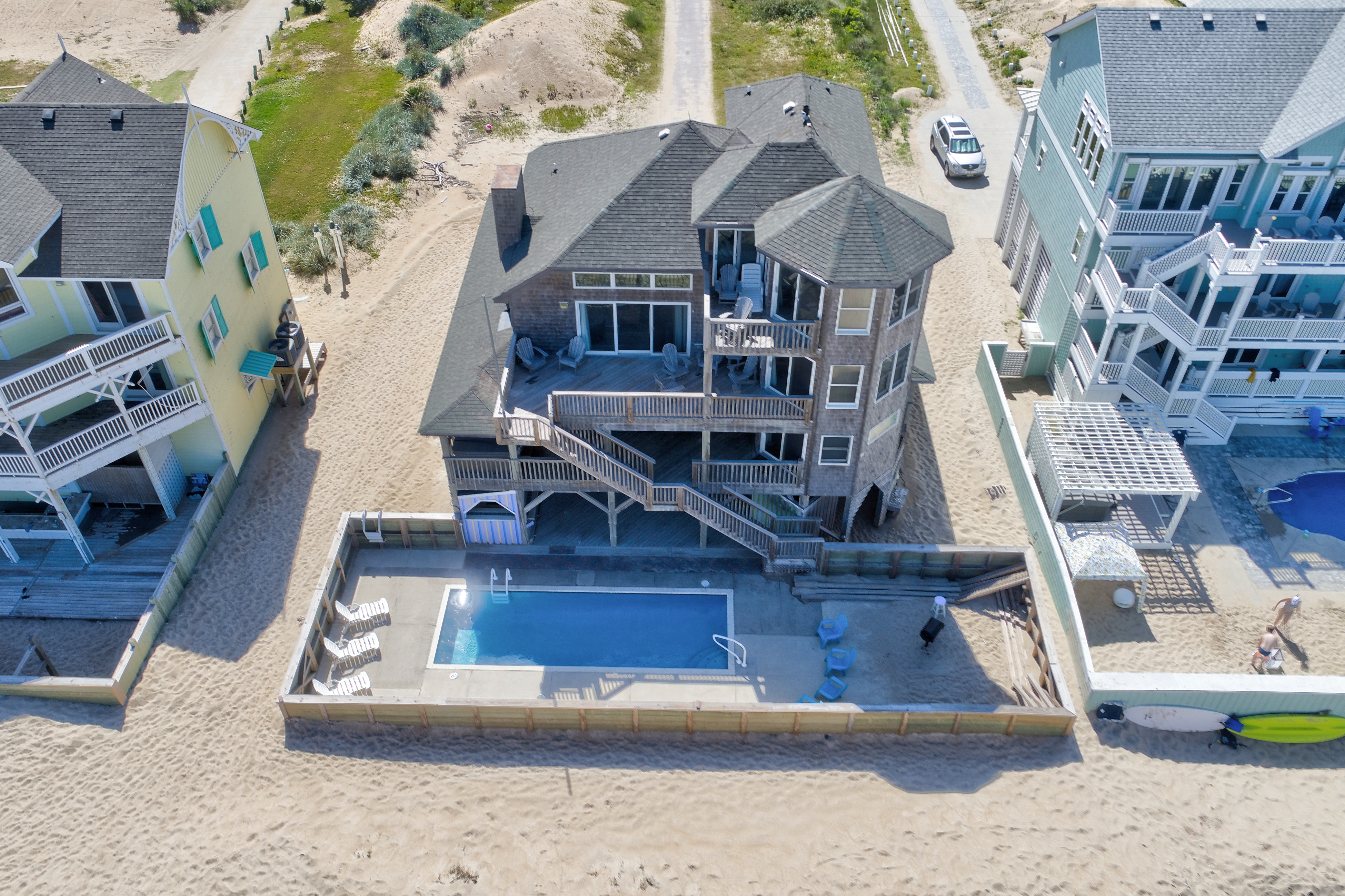 Expansive oceanfront home with private hot tub & pool, central AC, & W/D