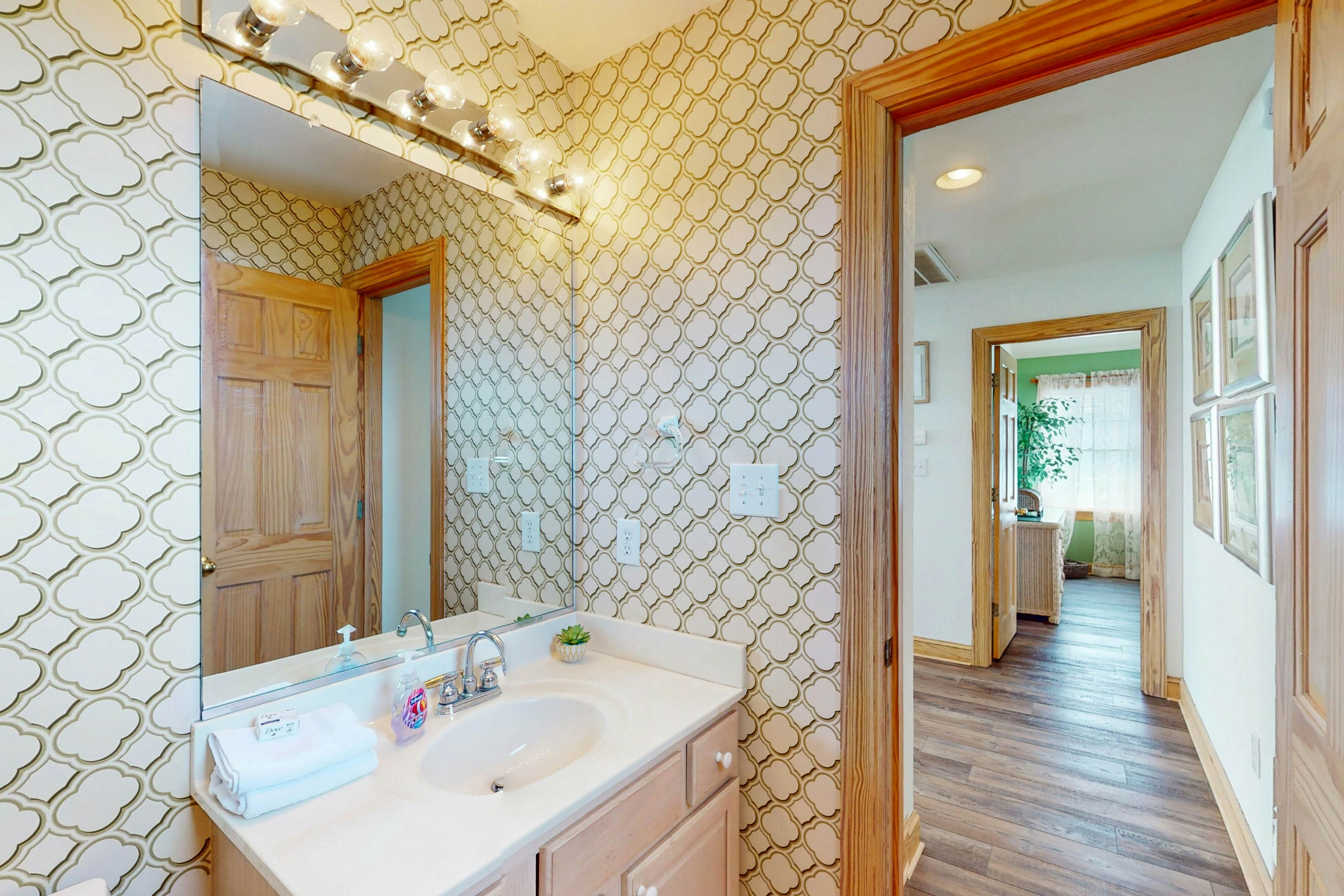 HAHBS15 Down by the Sea