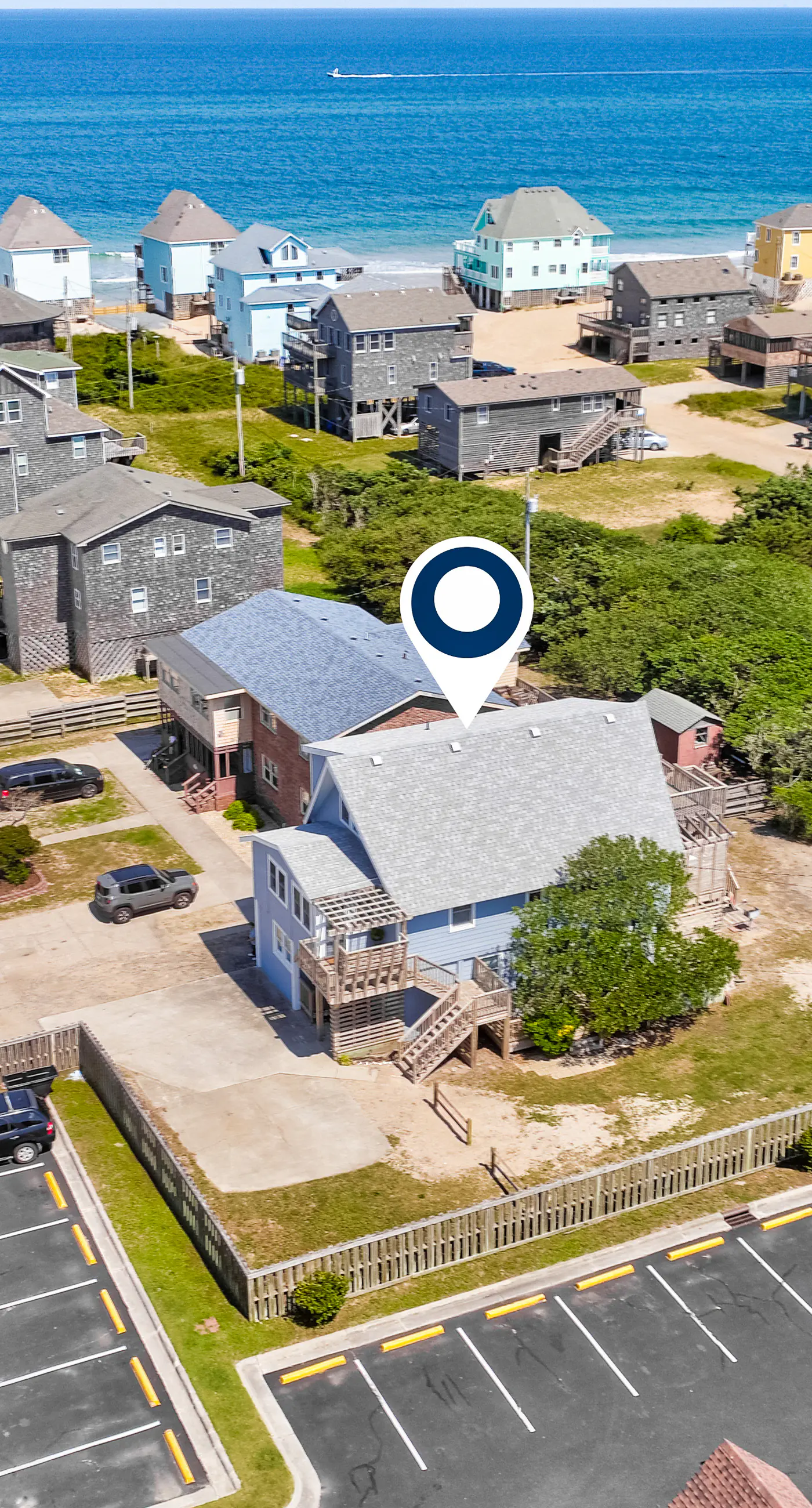 BXOR01 Holiday House