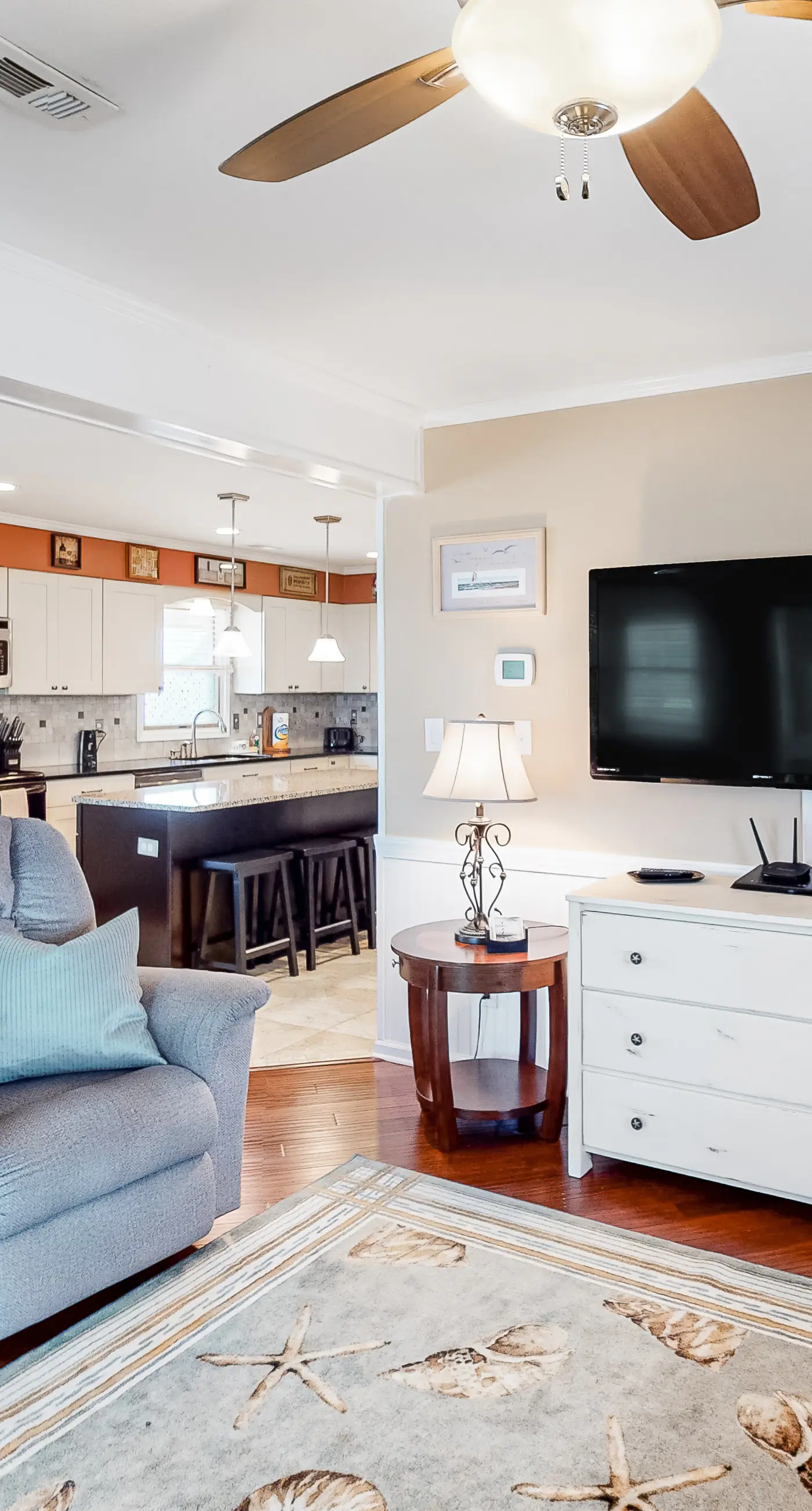 BXOR01 Holiday House