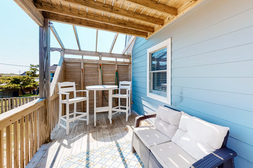 Coastal home with three decks, outdoor shower, AC, & W/D - near beach