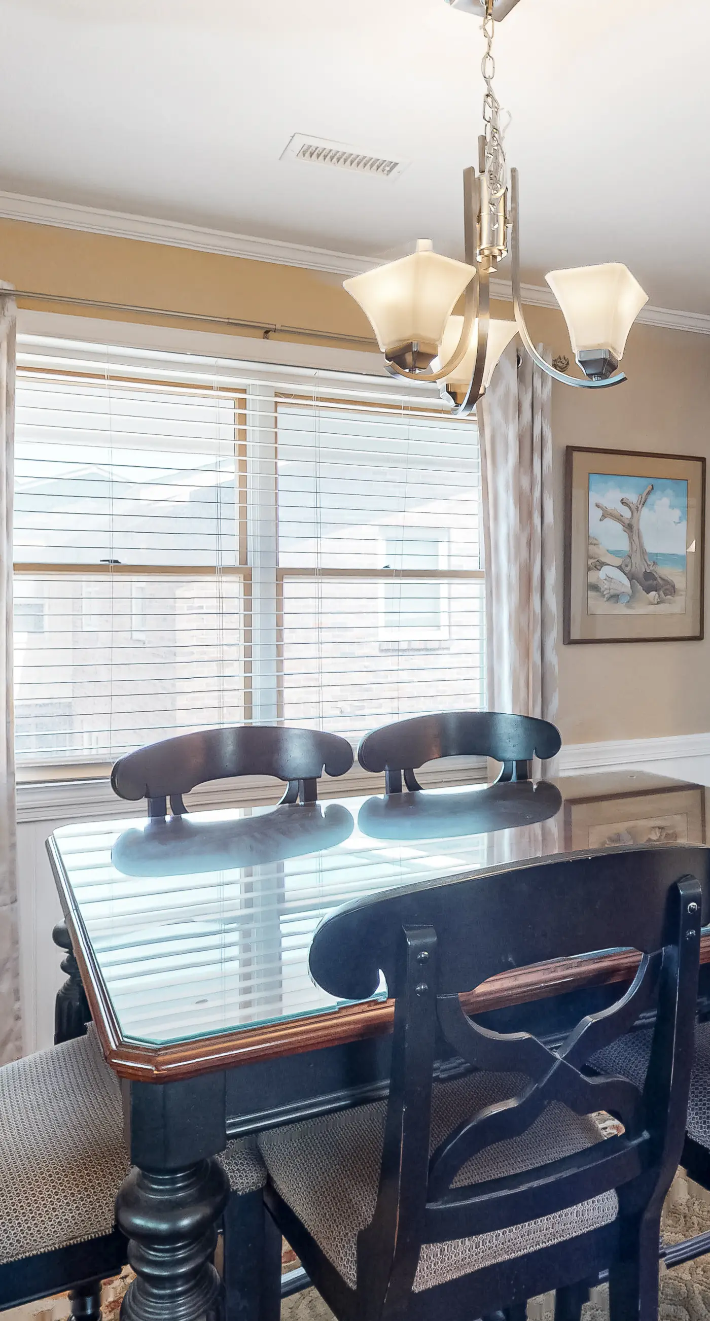 BXOR01 Holiday House