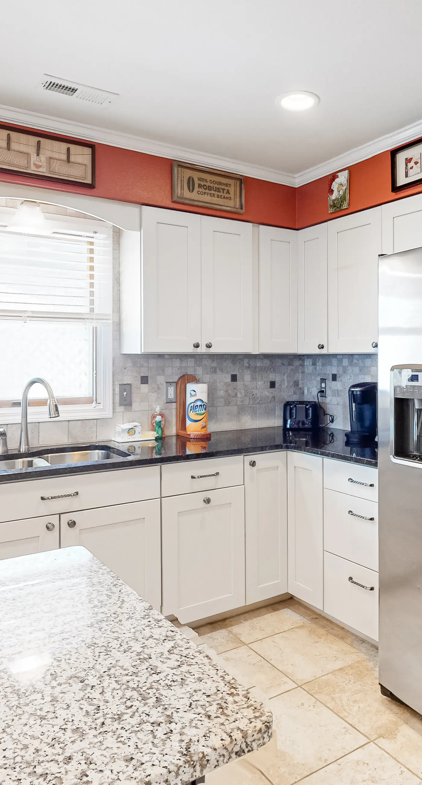 BXOR01 Holiday House