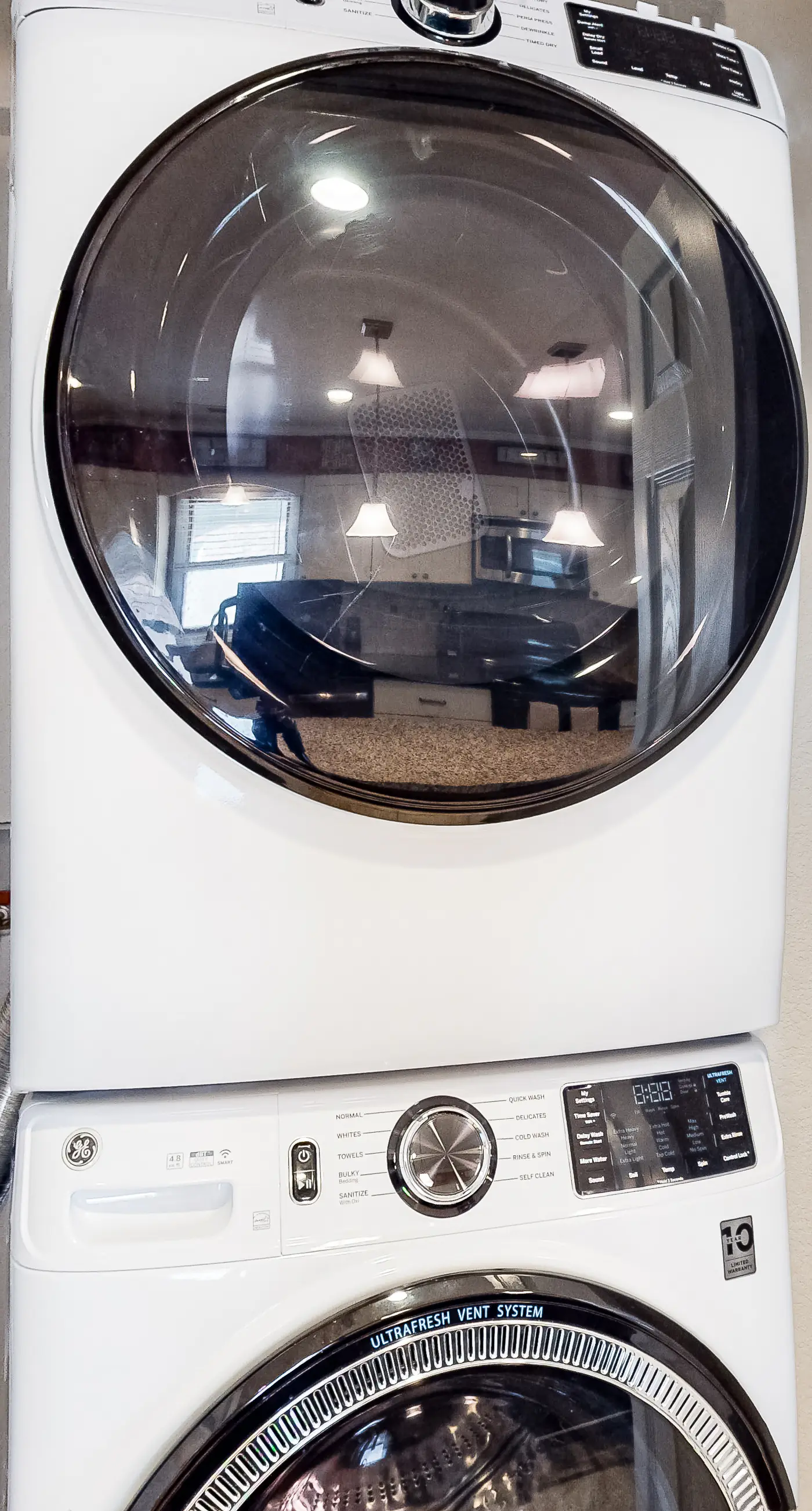 BXOR01 Holiday House