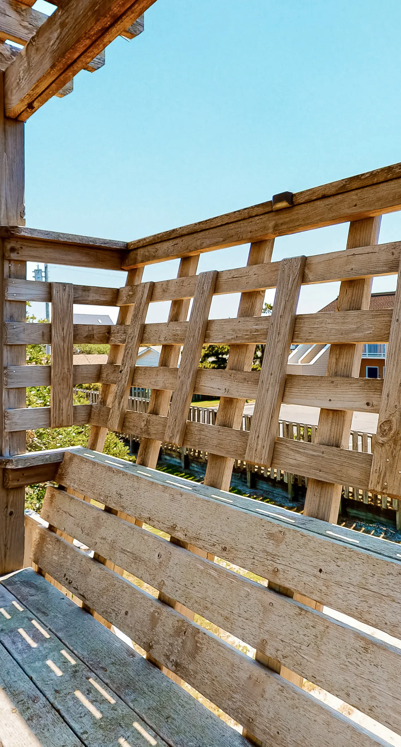 BXOR01 Holiday House