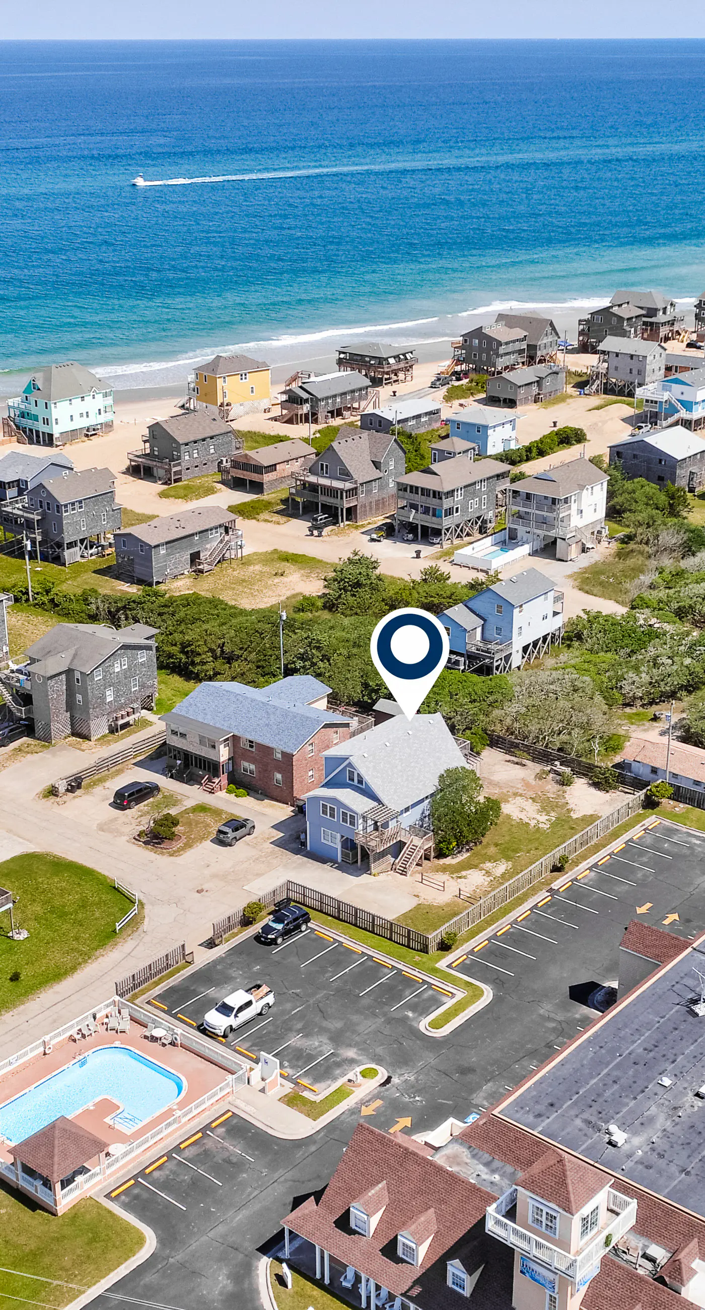 BXOR01 Holiday House