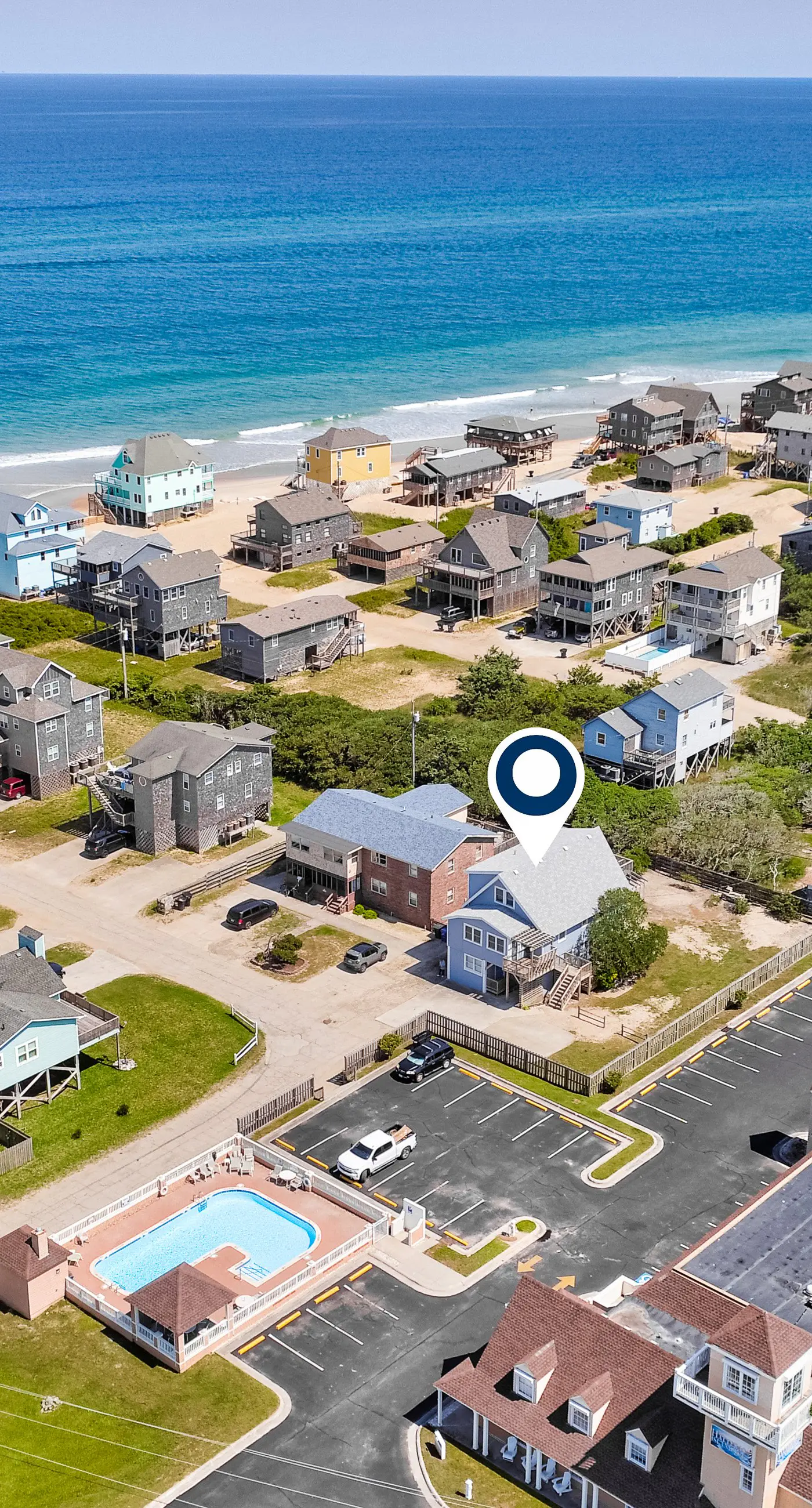 BXOR01 Holiday House