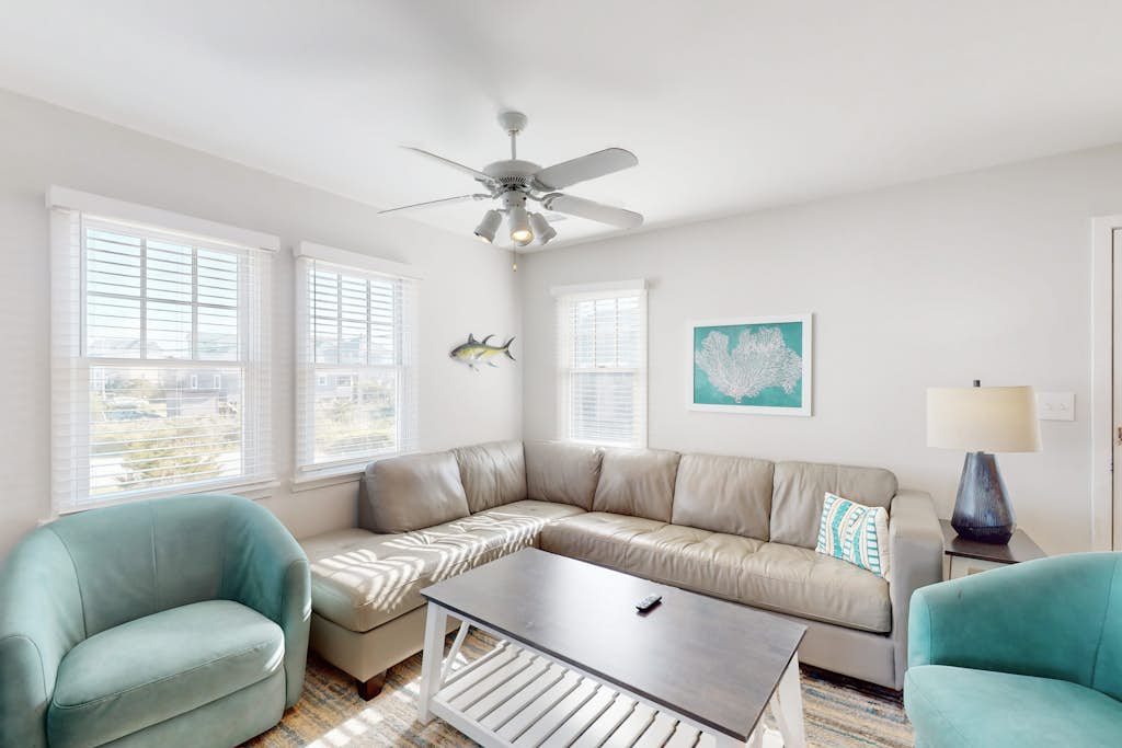 Beautiful Buxton townhouse with ocean view - pool access, washer/dryer & AC