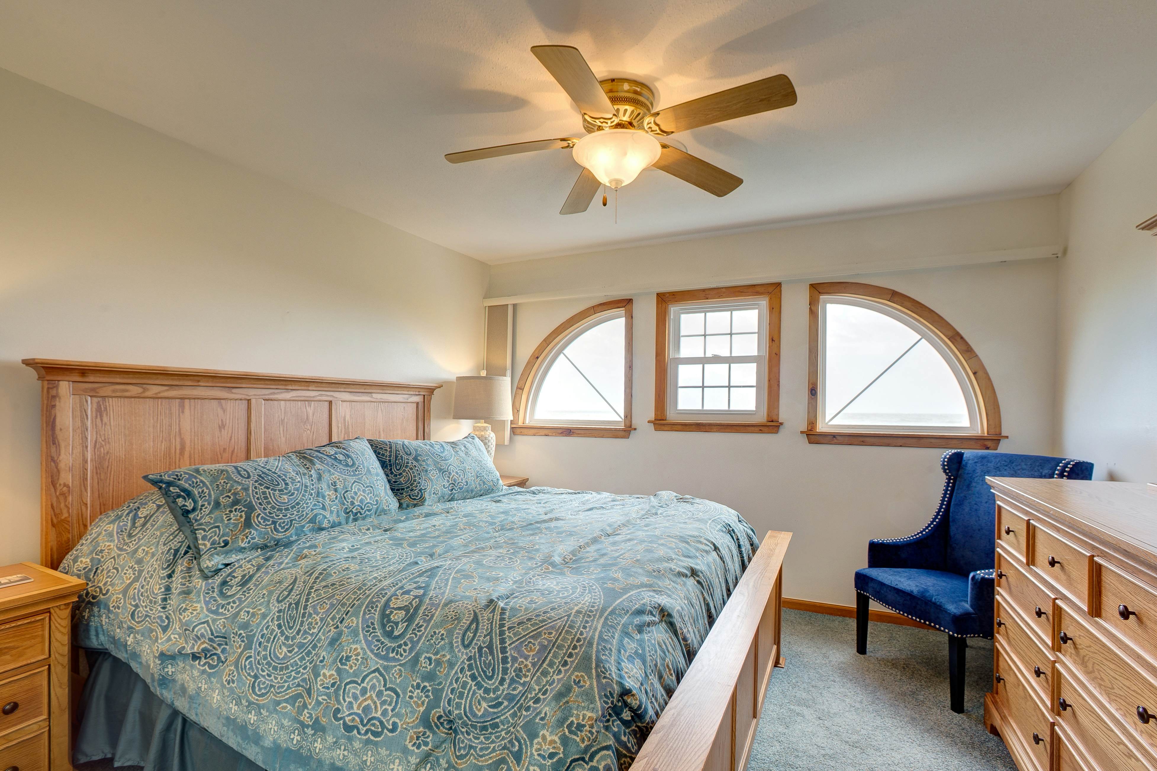 SO131 Victorian Dollhouse