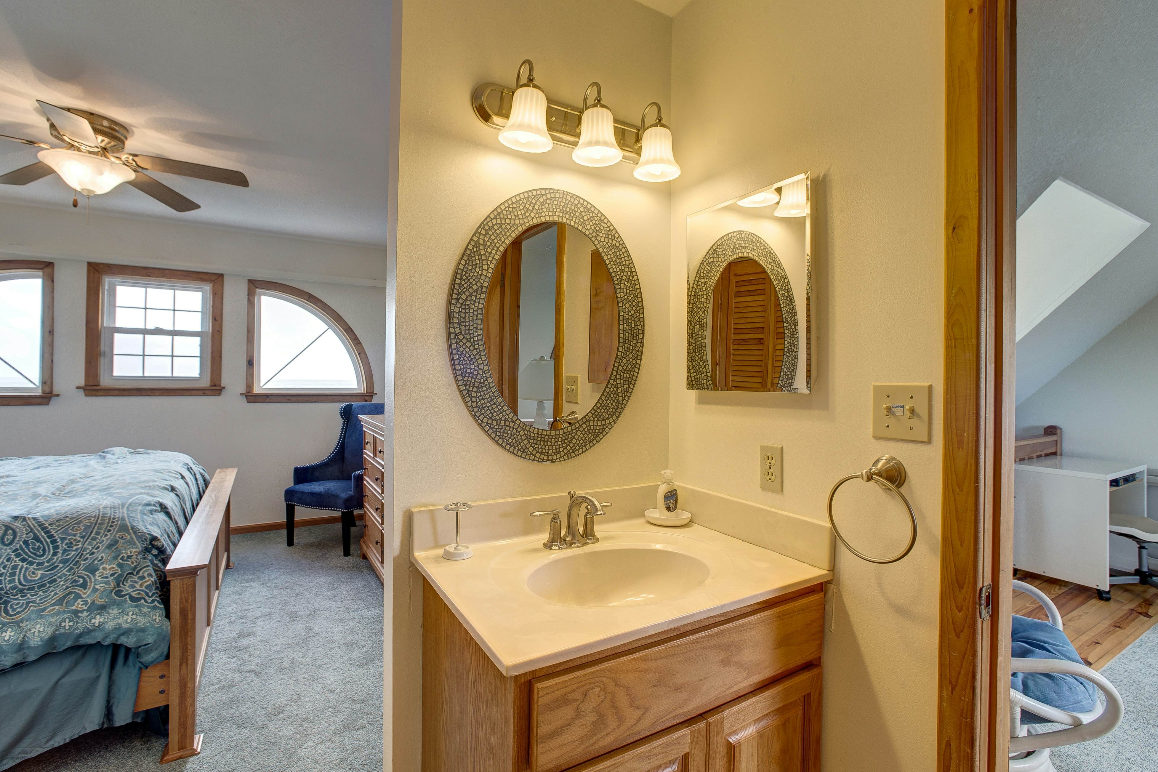 SO131 Victorian Dollhouse