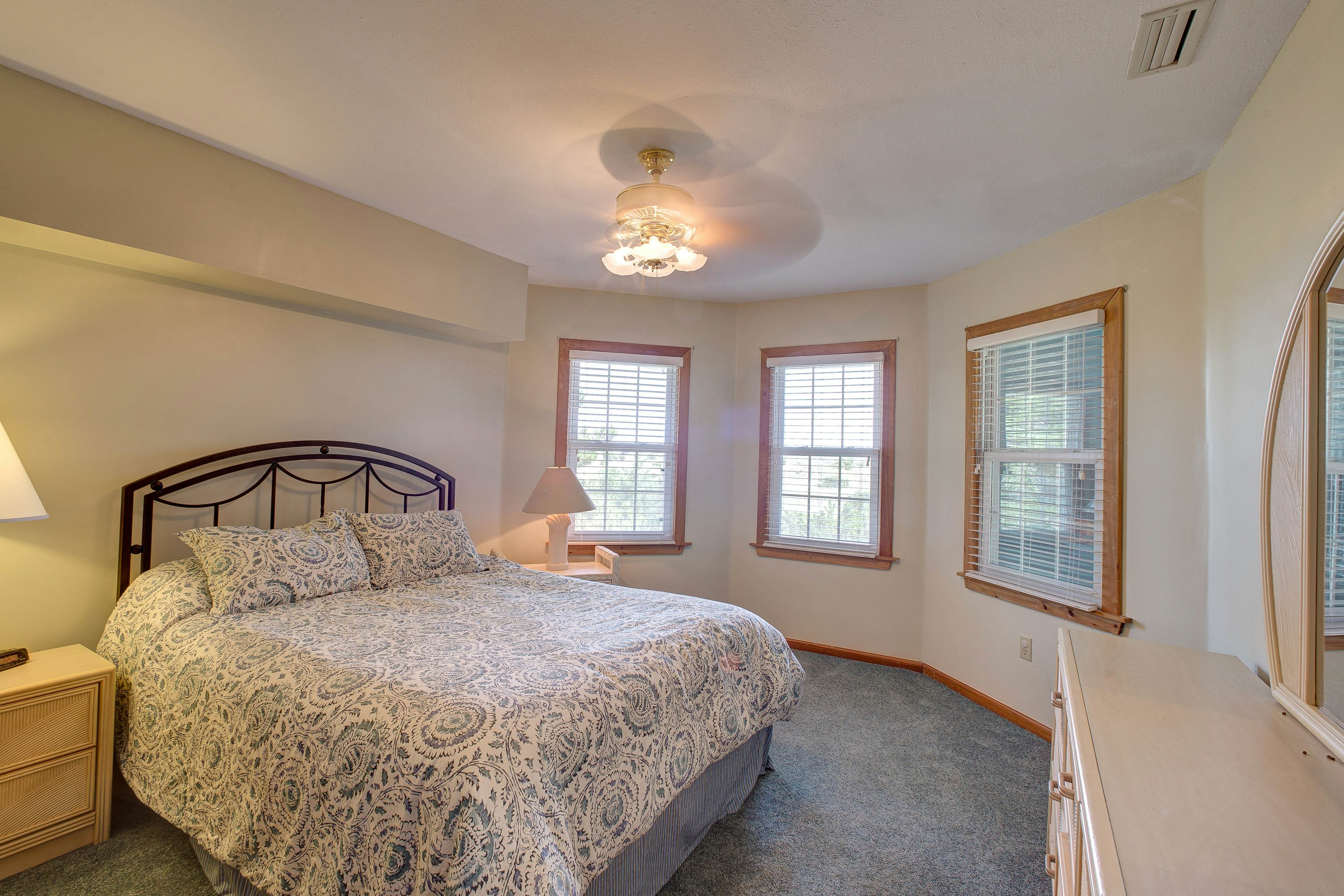 SO131 Victorian Dollhouse