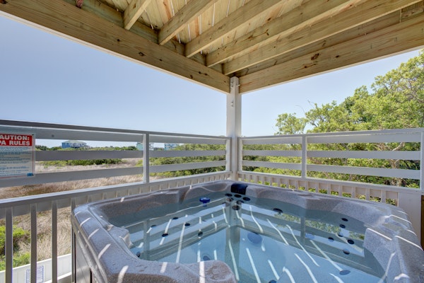 Easy 'n Breezy: Sound access/views, private pool, hot tub