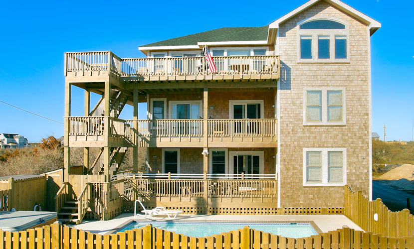 Waterfront house with pool, hot tub, pool table, elevator & ocean view