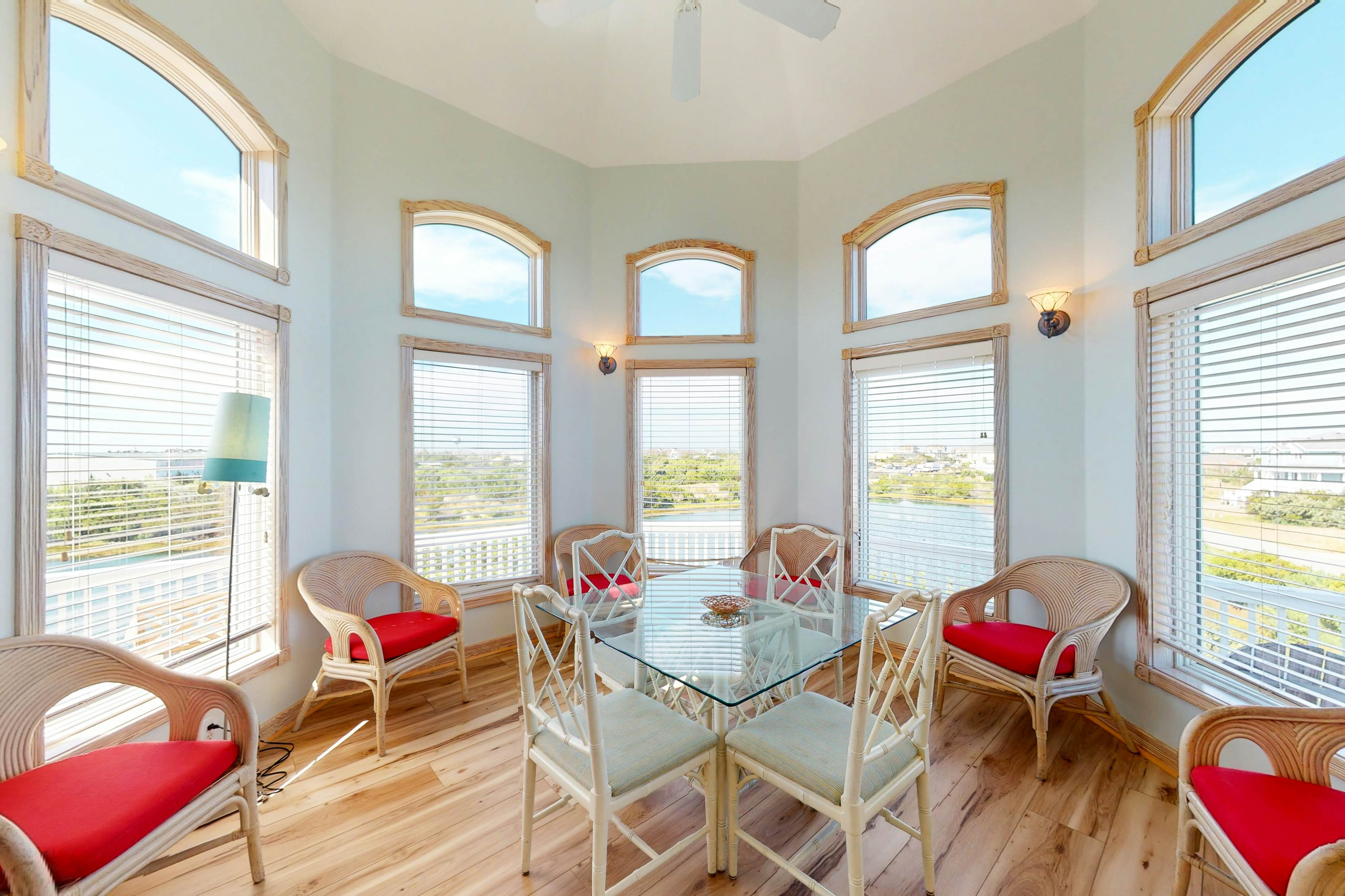 AVKS914 Pelican's Pad #14-9