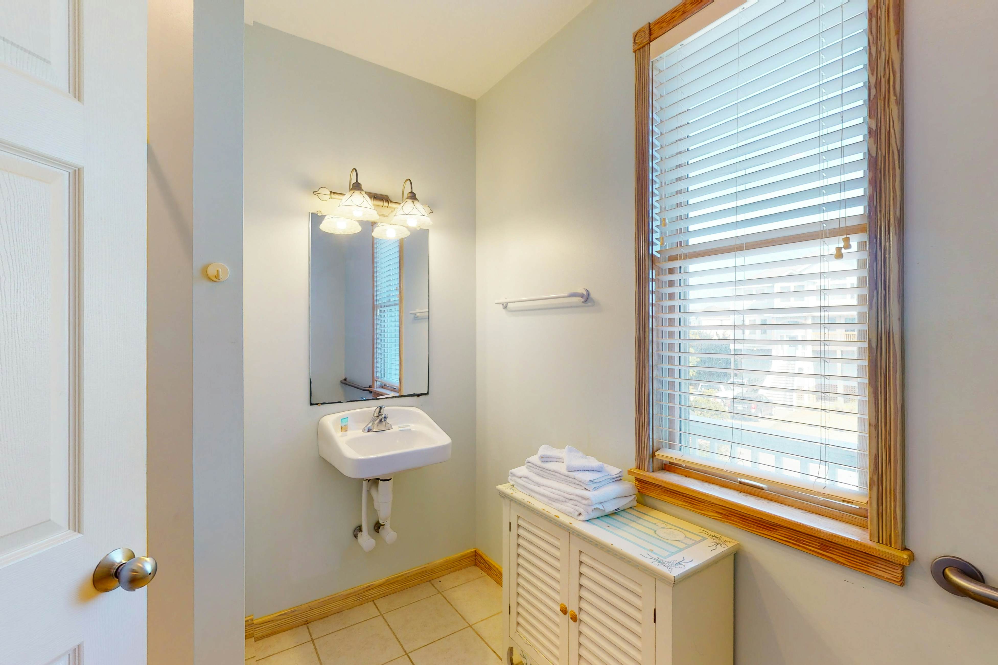 AVKS914 Pelican's Pad #14-9