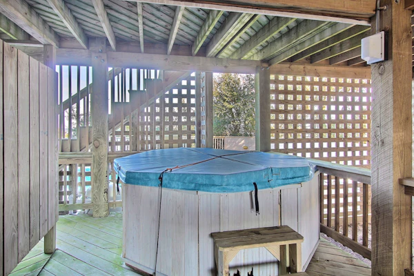 Waterfront house with private pool, hot tub, W/D, &vocean view