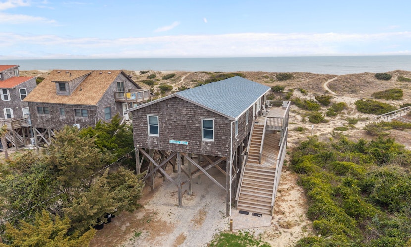 Hatteras Solrise 386: Oceanfront, private hot tub, pool access