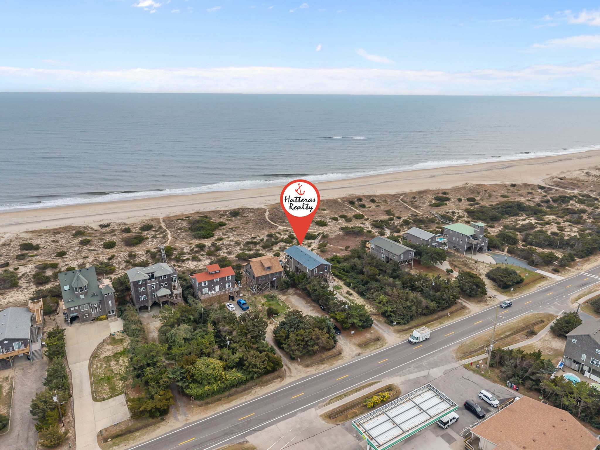 Hatteras Solrise 386: Oceanfront, private hot tub, pool access