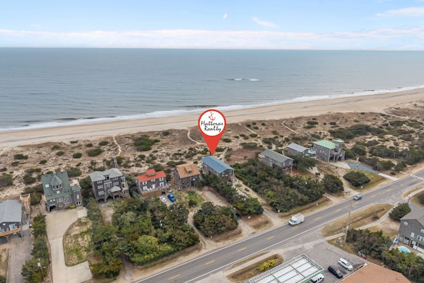 Hatteras Solrise 386: Oceanfront, private hot tub, pool access