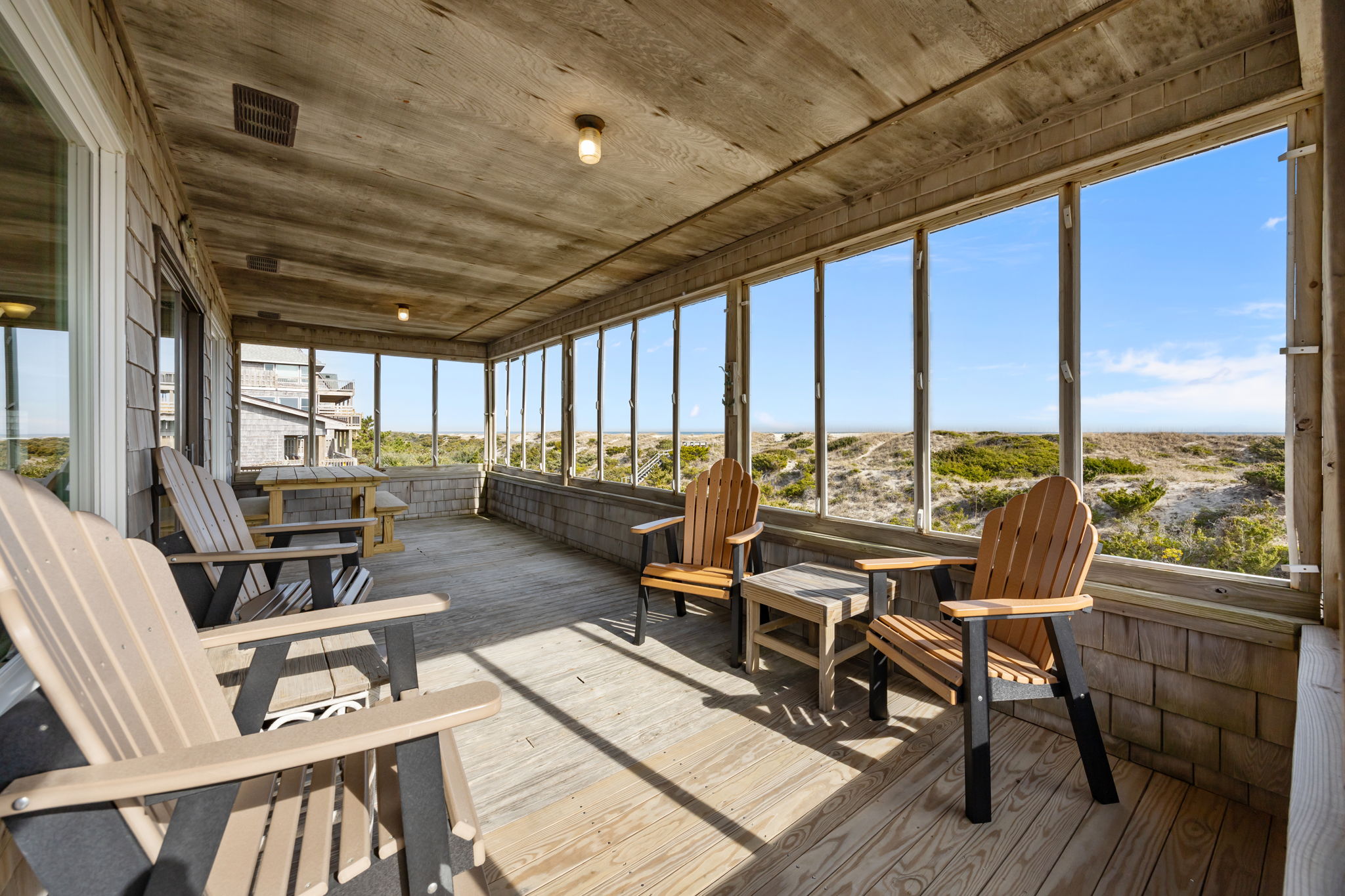 Hatteras Solrise 386: Oceanfront, private hot tub, pool access