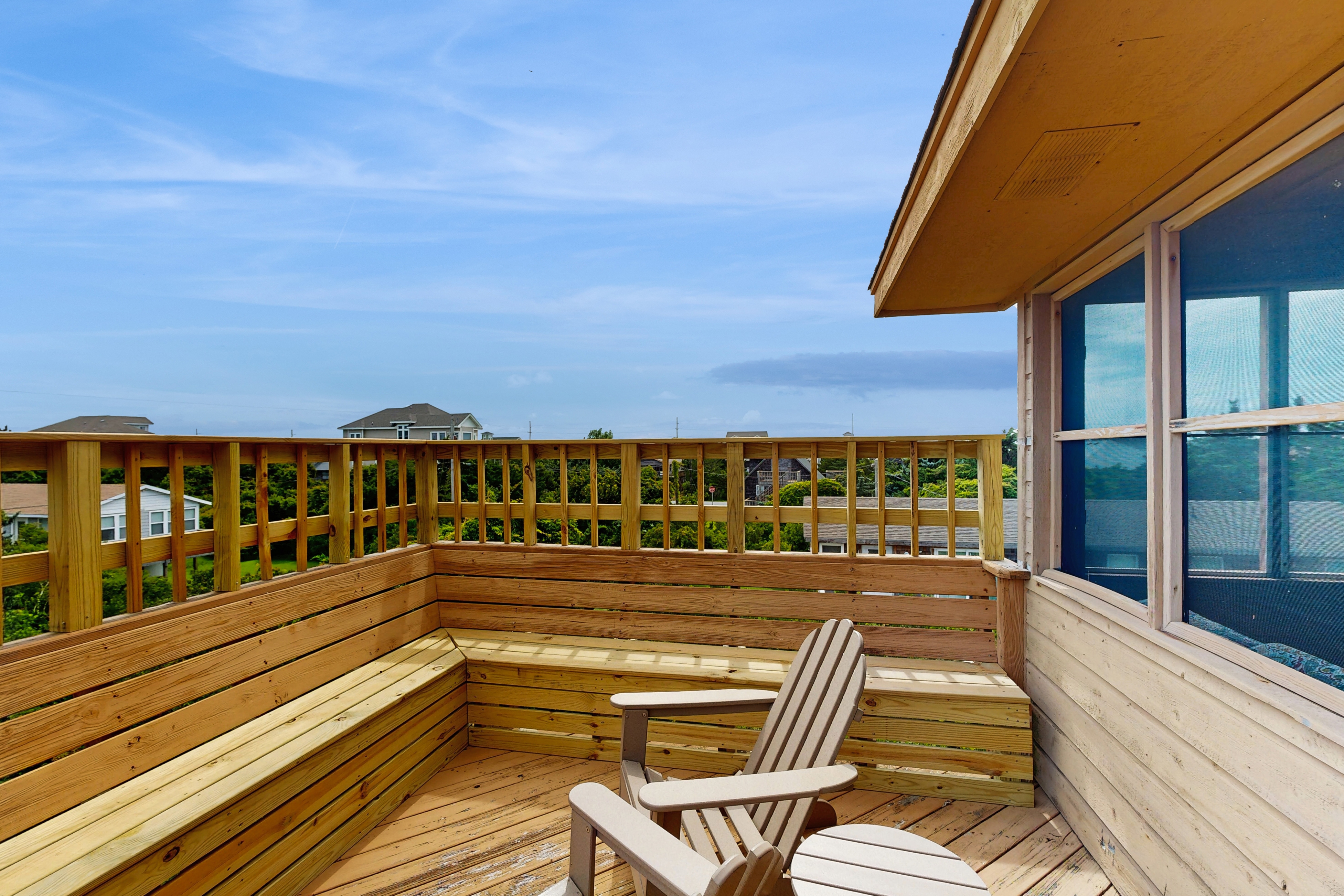 Gorgeous Home Between Ocean and Sound w/Shared Pool, WiFi