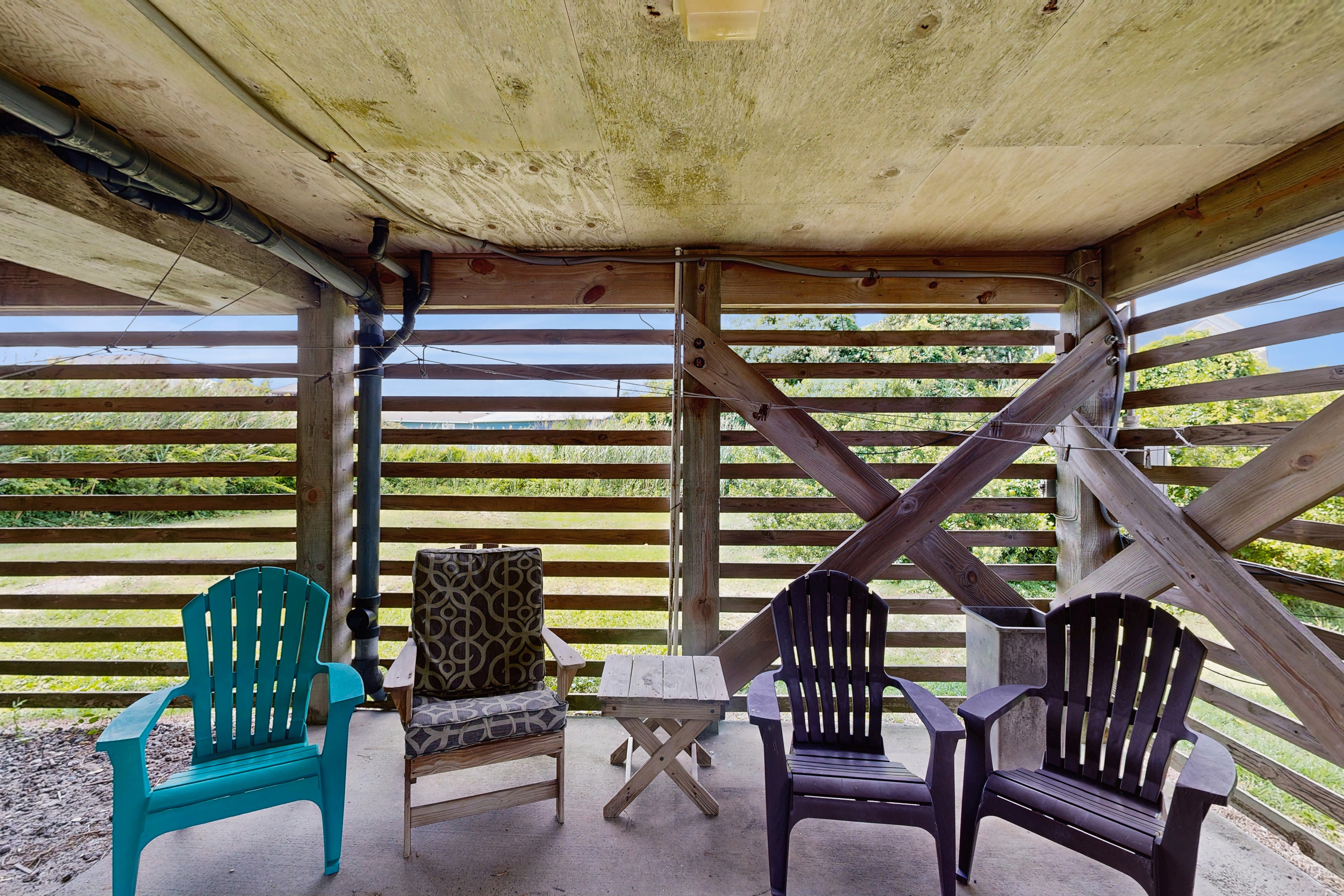 Gorgeous Home Between Ocean and Sound w/Shared Pool, WiFi