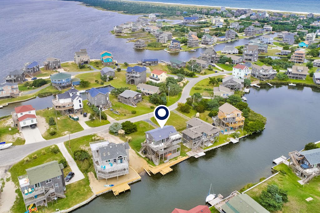 Sound Decision 175HC:Waterfront Home, Private Hot Tub, Shared Pool