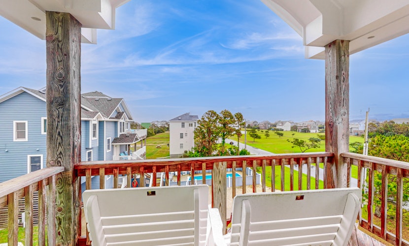 Spacious home with private pool, hot tub, pool table & central AC